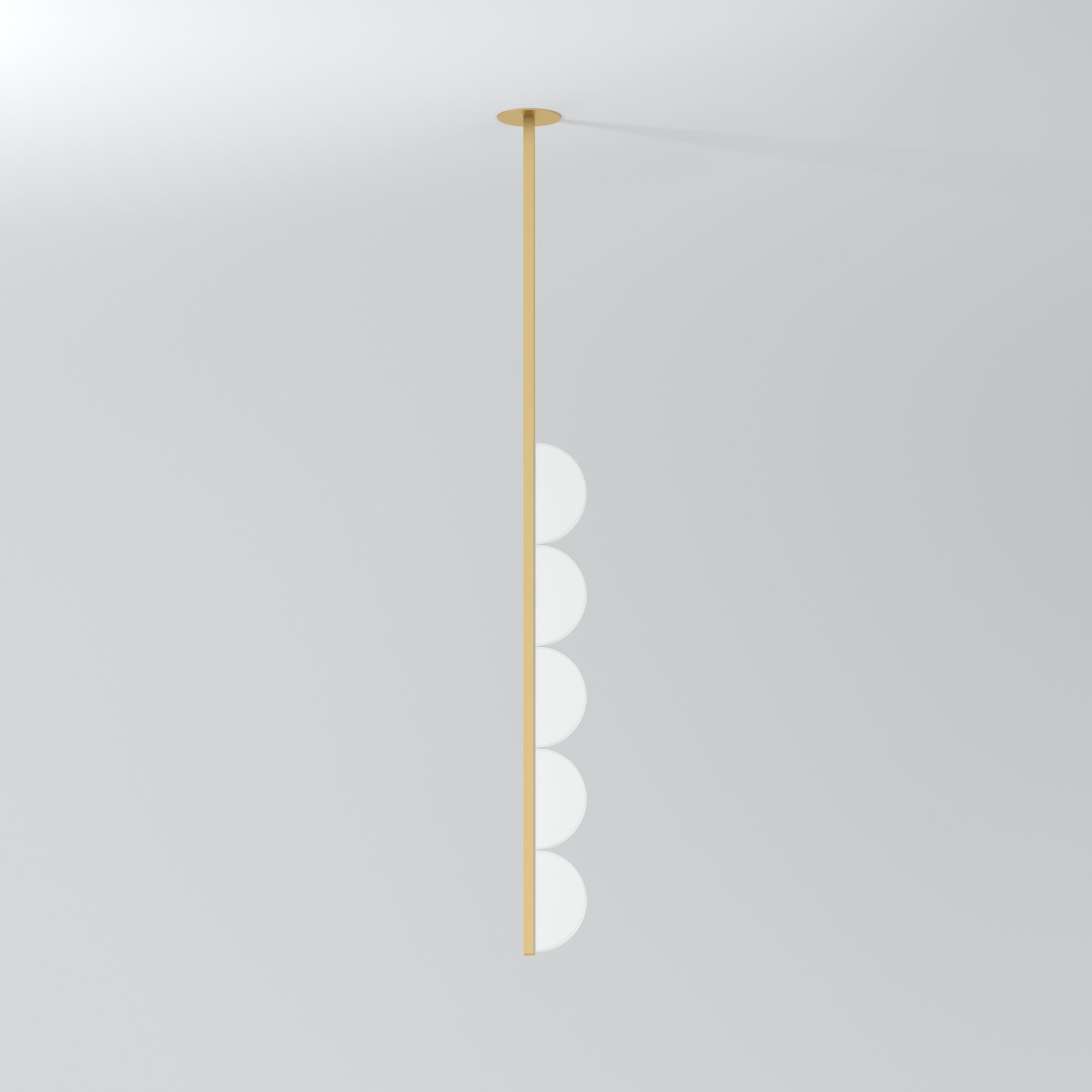 Ottone Lampada a sospensione Inside Out Triangles di Atelier A Light in vendita