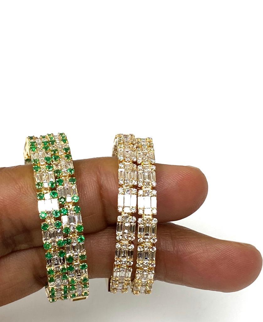 Inside-Outside Emerald and Diamond Hoop Earring in 18k Yellow Gold, from 'G-One' Collection

Gemstone Weight: Emerald- 2.00 Carats

Diamond: G-H / VS,Approx Wt: 3.85 Carats 