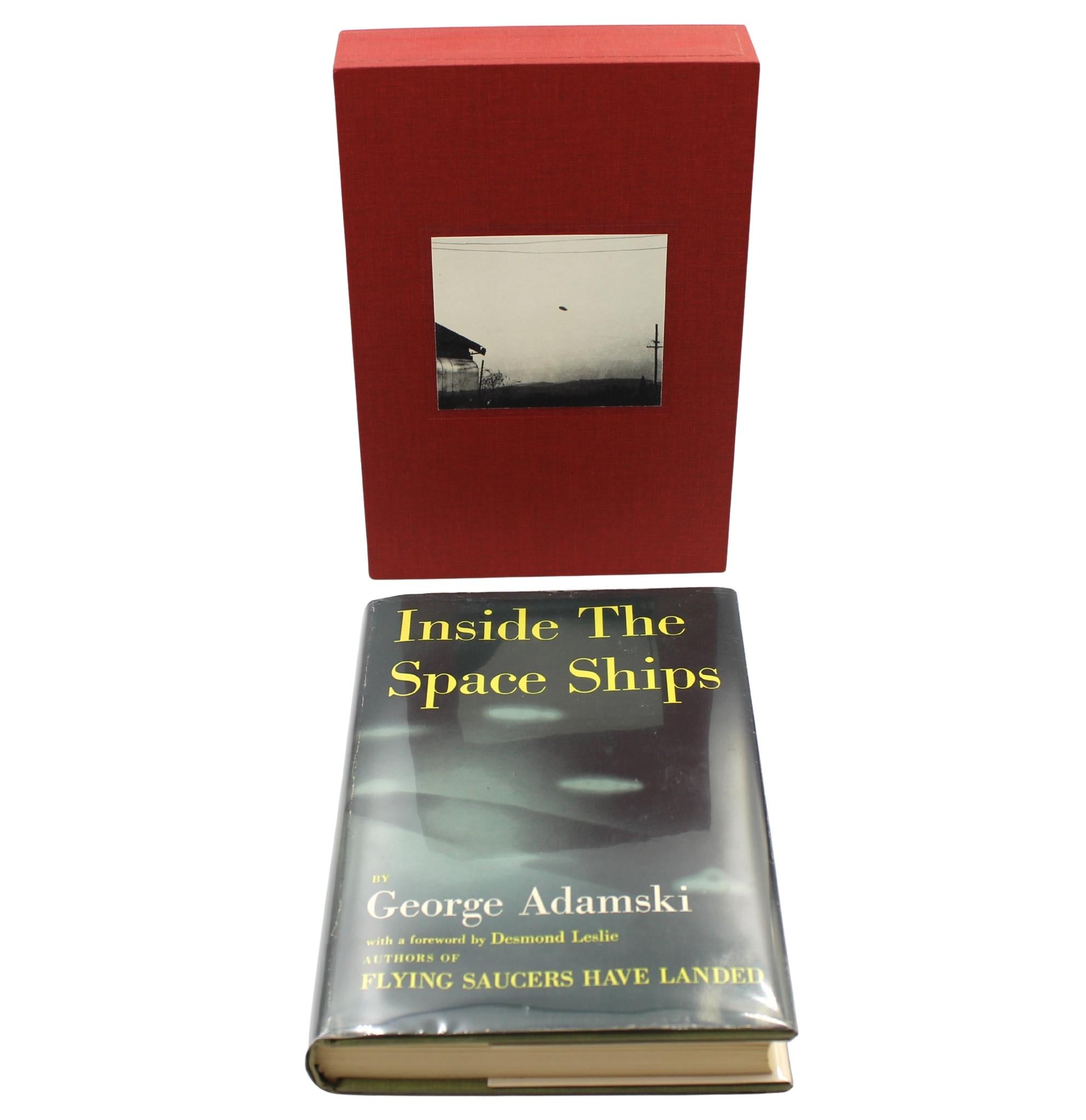Américain Intérieur des navires spatiales, signé par George Adamski, première édition, 1955 en vente