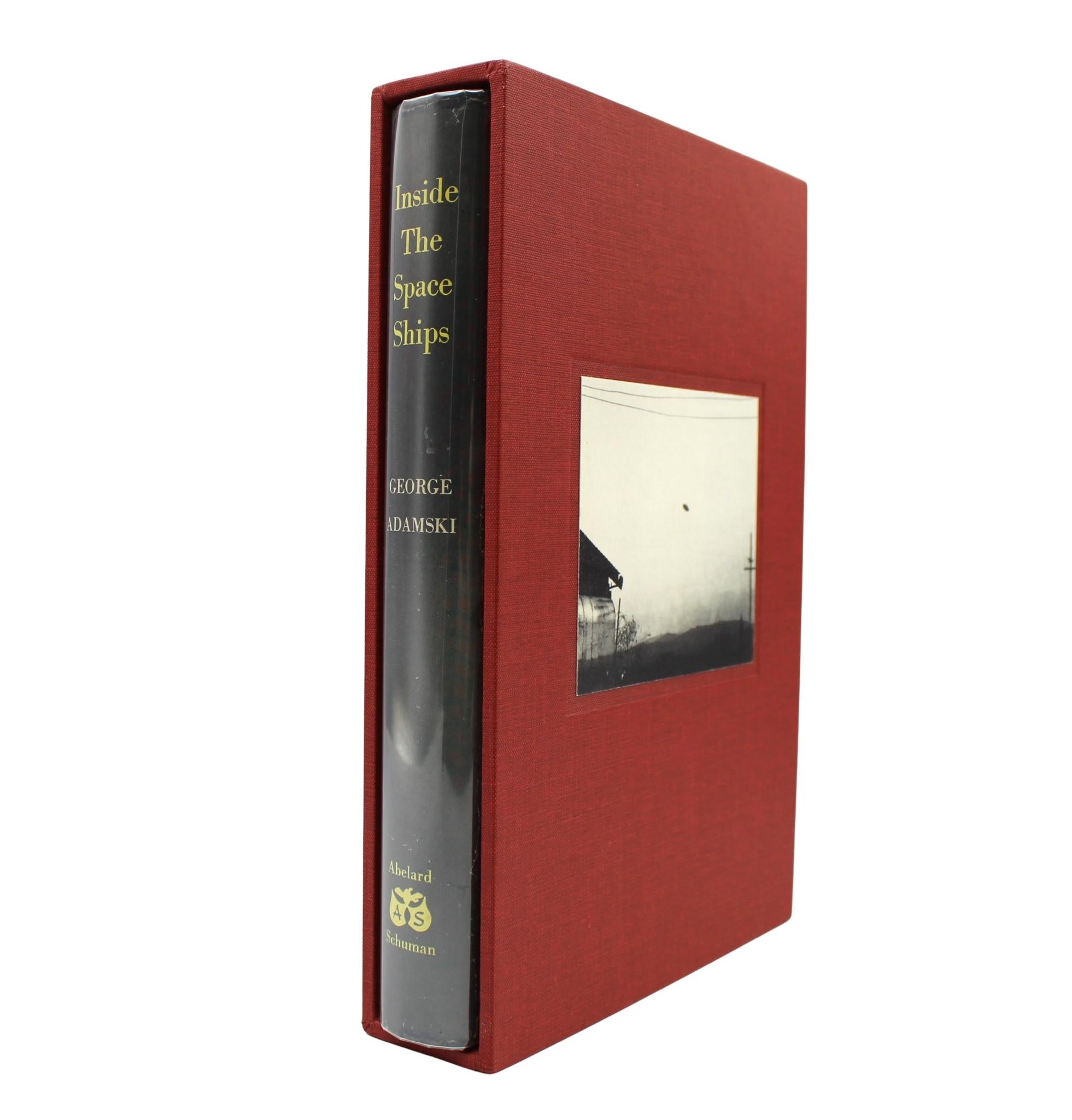 Milieu du XXe siècle Intérieur des navires spatiales, signé par George Adamski, première édition, 1955 en vente