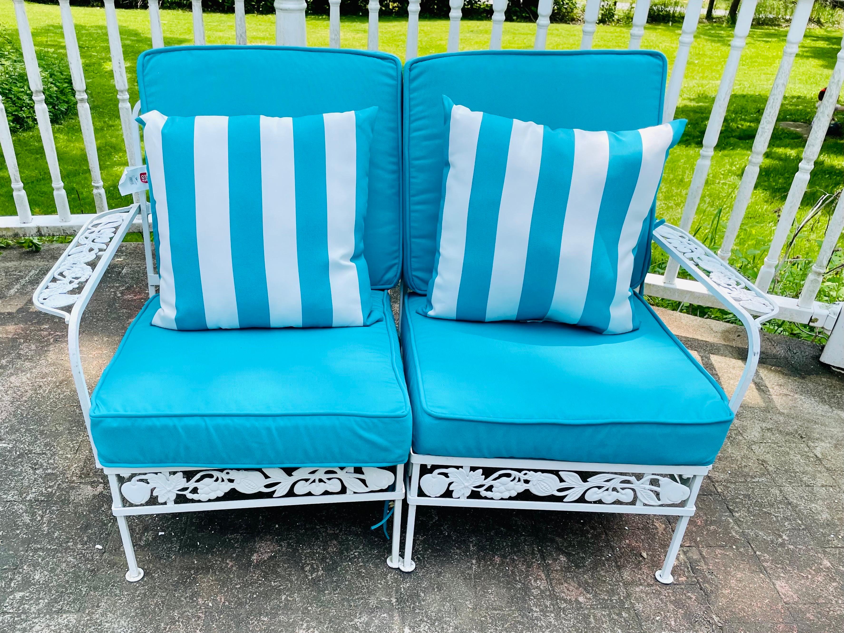 Salterini Style Patio Seating

In stock and ready to ship this 6 piece metal versatile patio set ready for you to enjoy. Perfect for any patio, deck, or garden. Create your ideal vintage outdoor living space depending on your guests needs weather