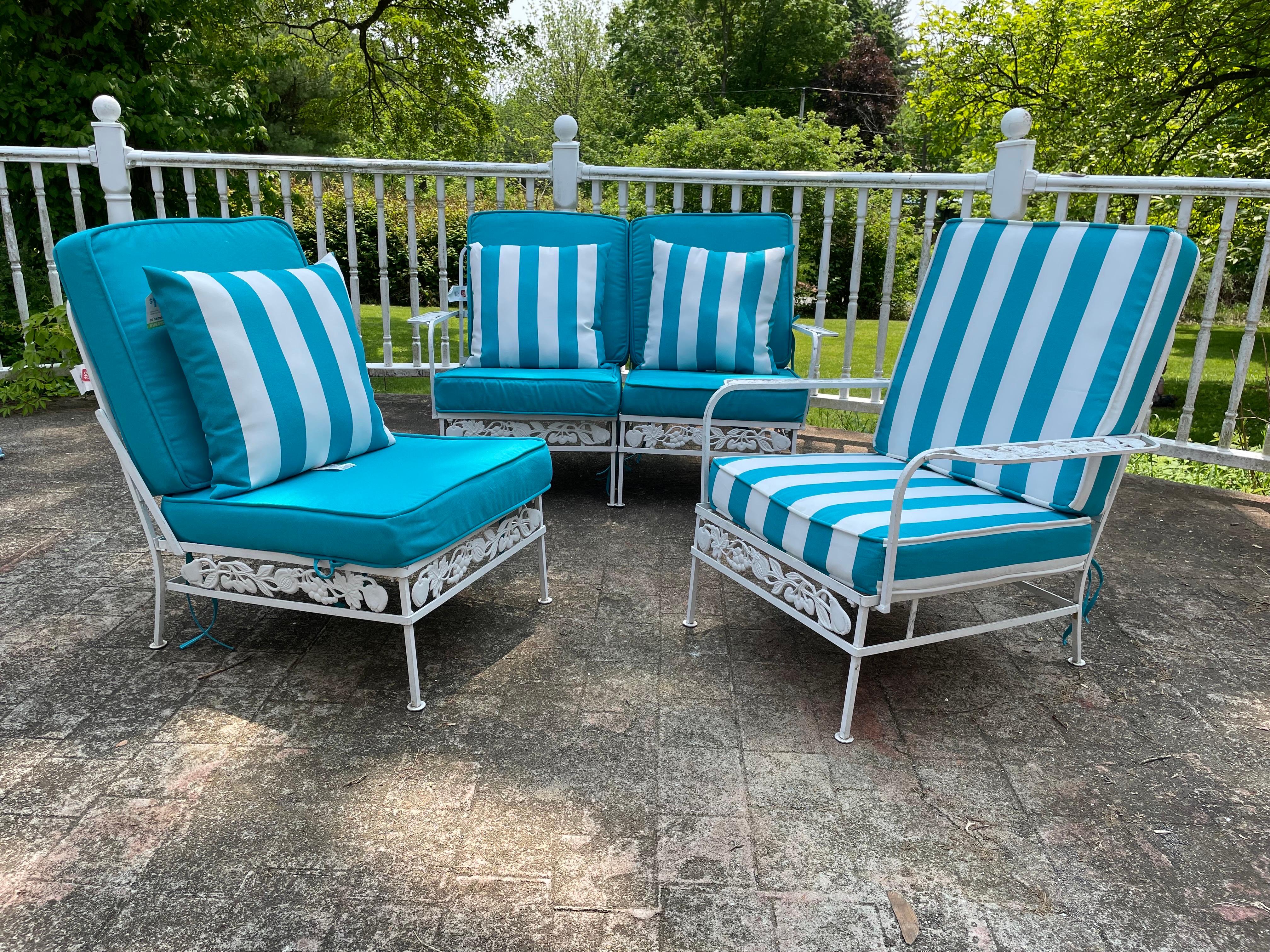 Salterini Style Patio Seating In Good Condition For Sale In Cumberland, RI