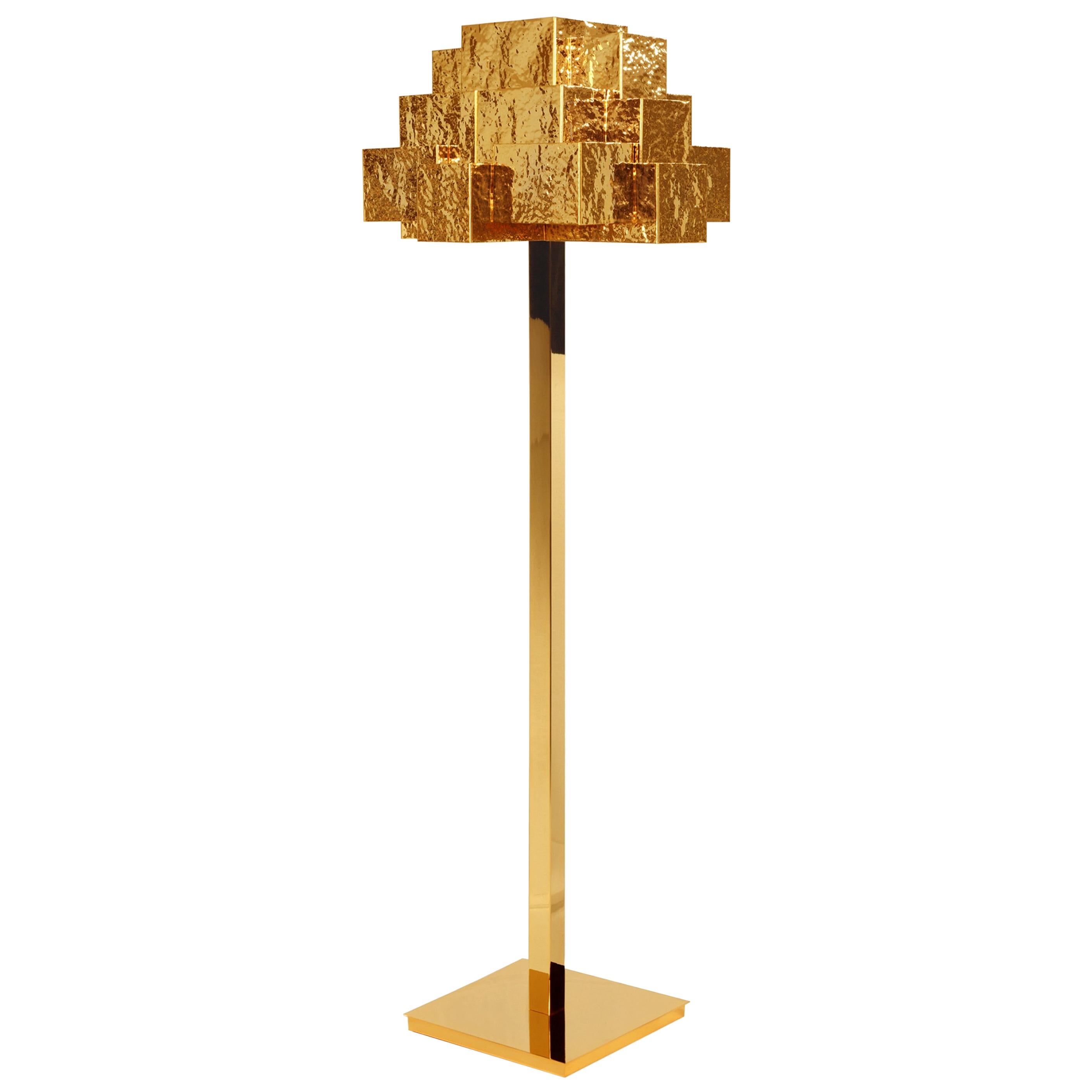 Lampadaire inspirant en laiton doré InsidherLand de Joana Santos Barbosa