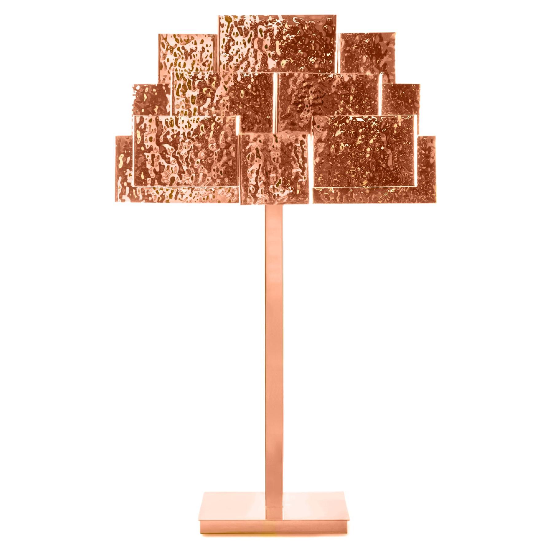 Inspirierende Baum-Tischlampe, gehämmertes Kupfer, InsidherLand von Joana Santos Barbosa im Angebot