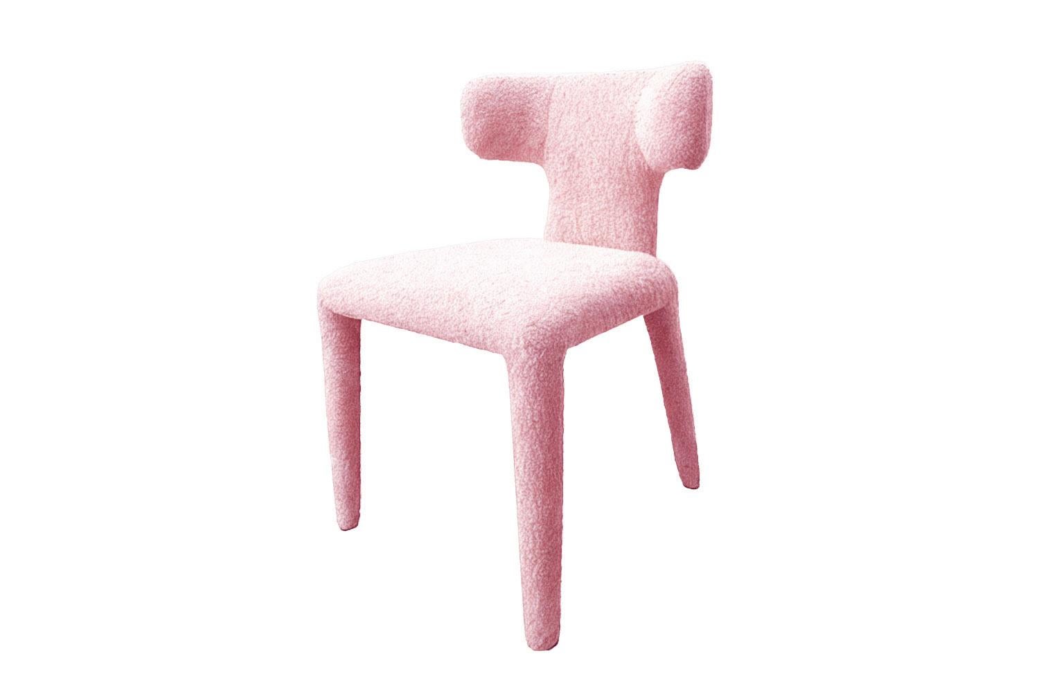 Instinct is the truest form of intelligence—and the Instinto Dining Chair gives it shape. With a backrest that feels almost anatomical in its honesty, and a posture that suggests readiness and poise, this chair invites connection beyond the visual.
