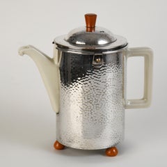 Cafetière ou théière isolée Art Deco Bauhaus, porcelaine argentée bakélite