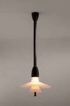 Lampe à suspension en verre dépoli et laiton foncé Insulator AB de Novocastrian