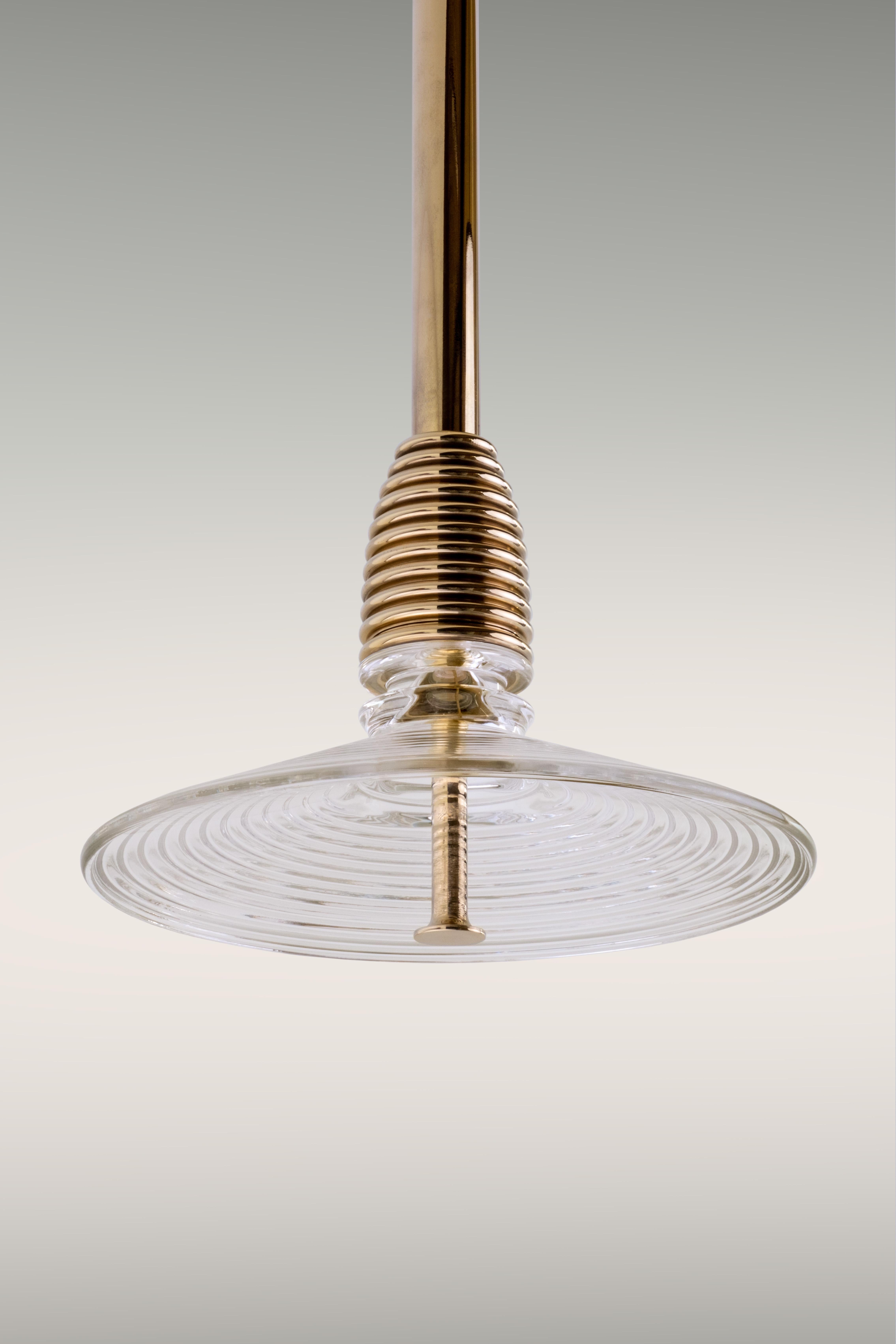Lampada a sospensione Insulator B in vetro trasparente e ottone lucido di Novocastrian in vendita 1