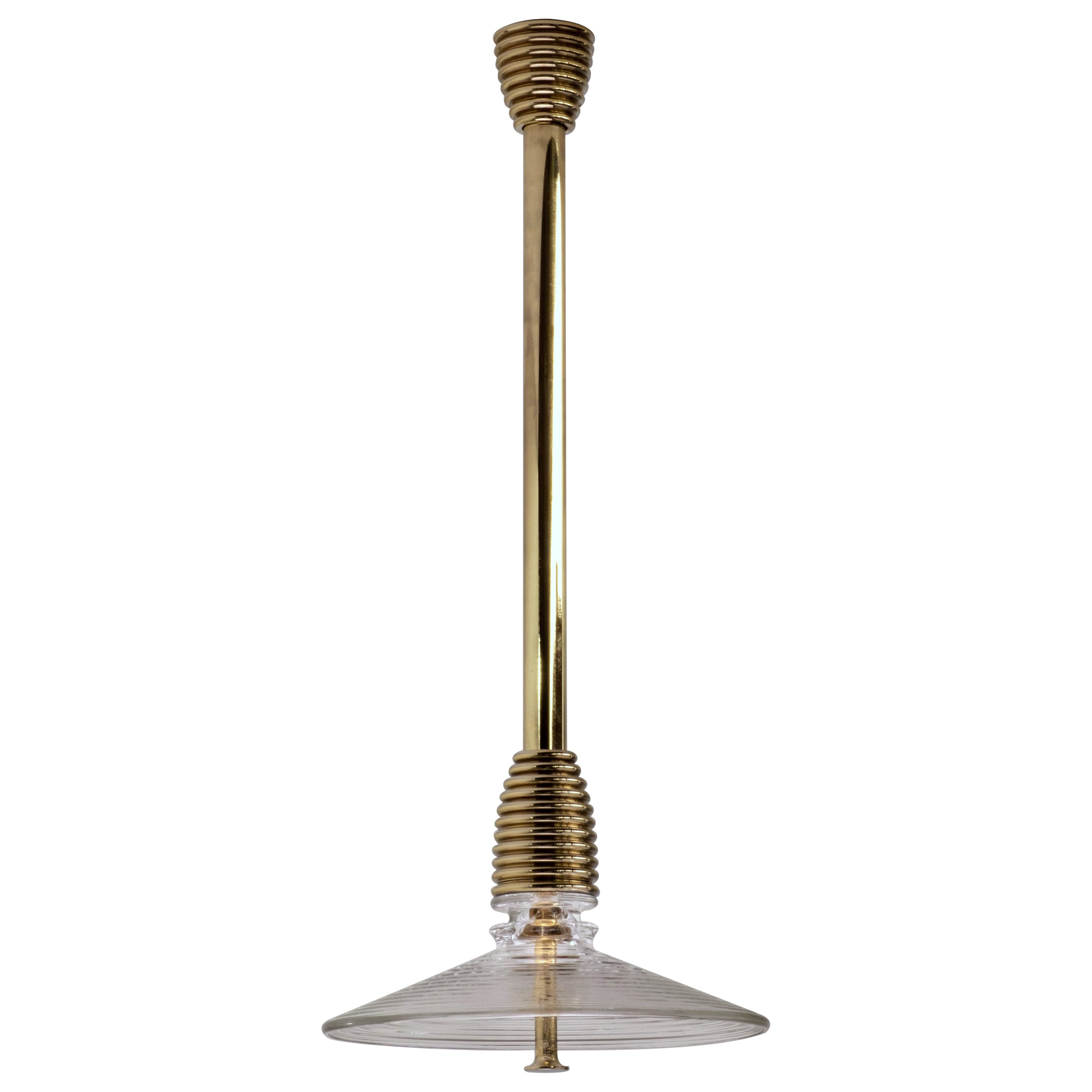 Lampe à suspension Insulator B en verre transparent et laiton poli de Novocastrian en vente
