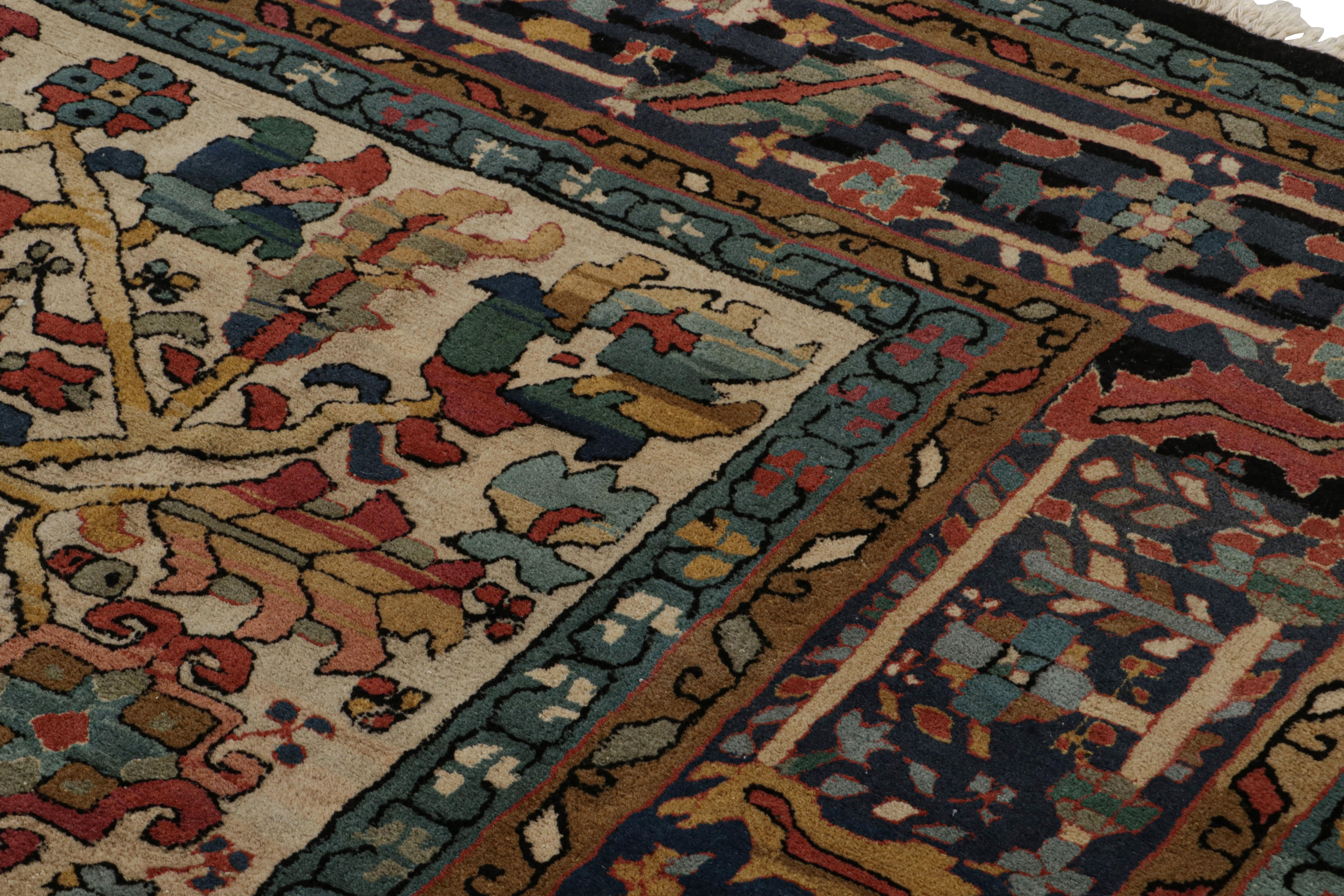 intage Europäischer Teppich in polychromen geometrischen Mustern, von Rug & Kilim (Handgeknüpft) im Angebot
