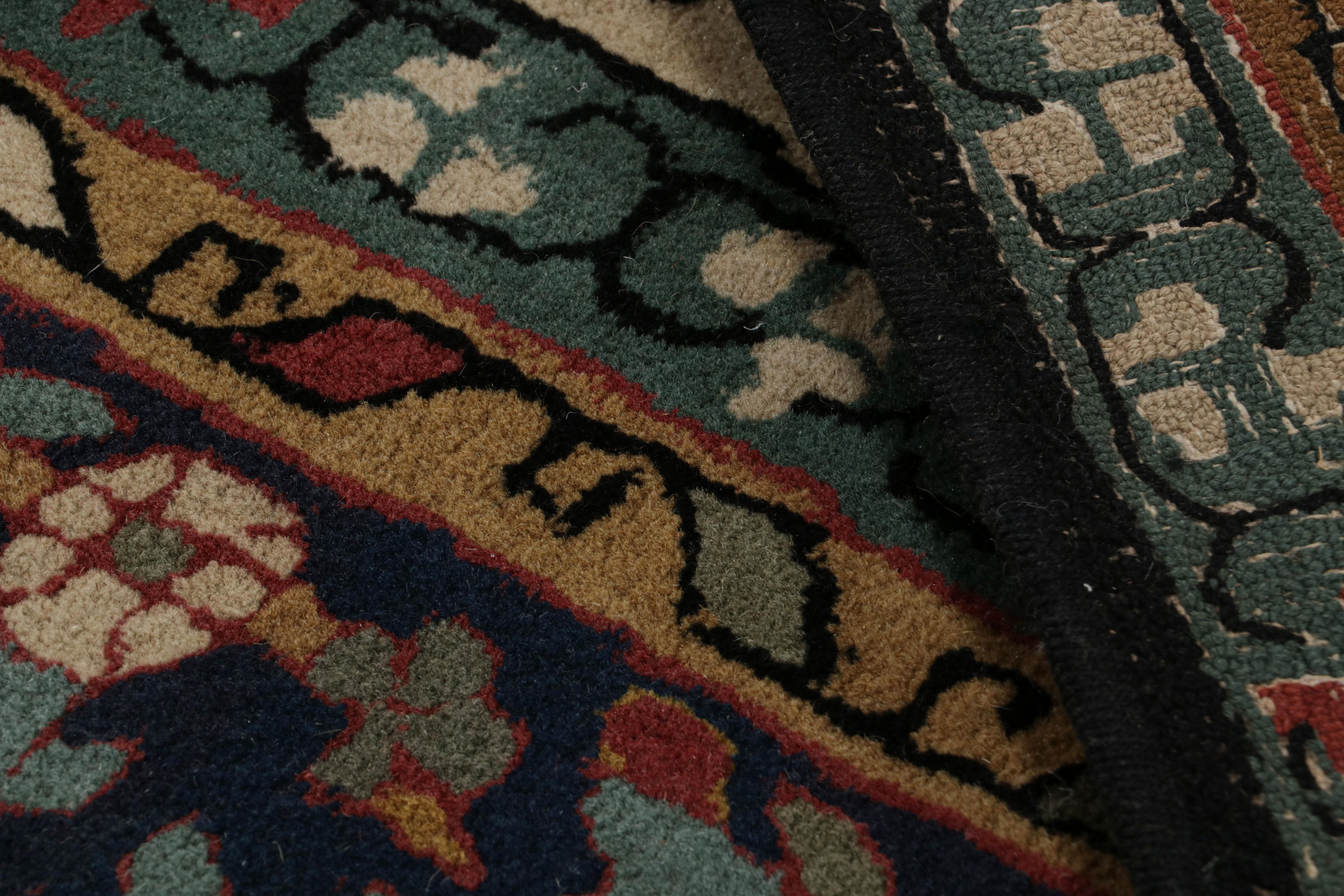 intage Europäischer Teppich in polychromen geometrischen Mustern, von Rug & Kilim (Mitte des 20. Jahrhunderts) im Angebot