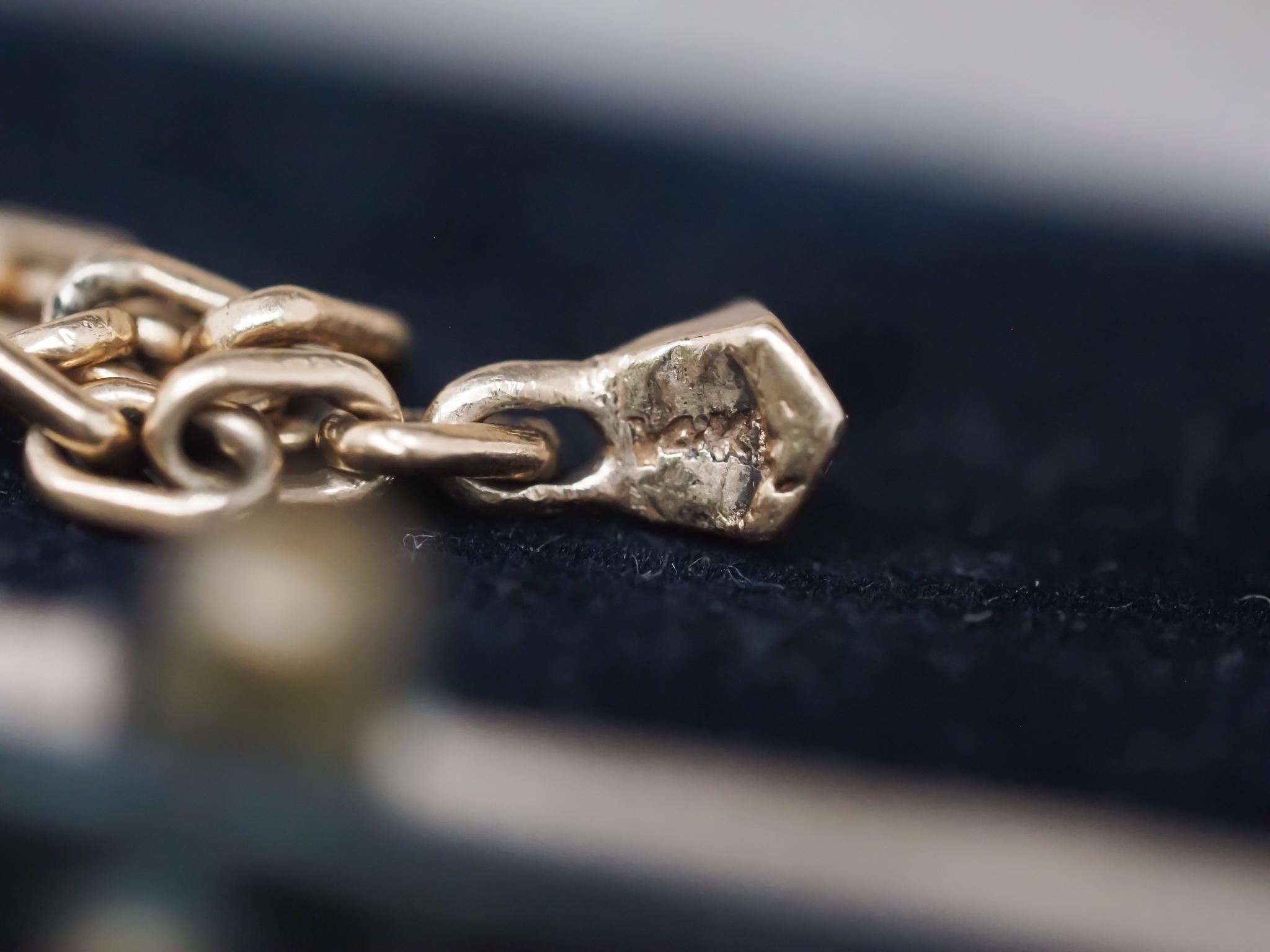 Pendentif articulé chevalier en armure avec chaîne suspendue en vente 1