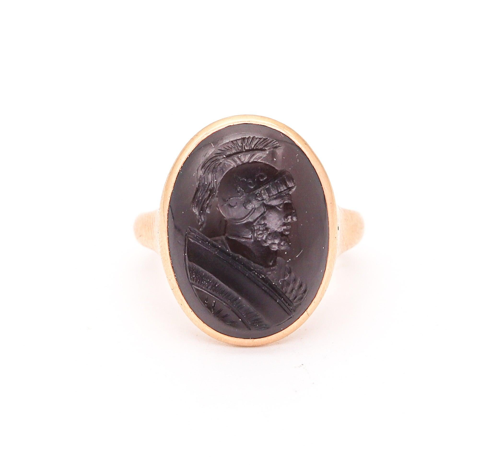 Edwardian INTAGLIO 1900 Antique Signet Ring In 14Kt Yellow Gold With Carved Brown Agate For Sale