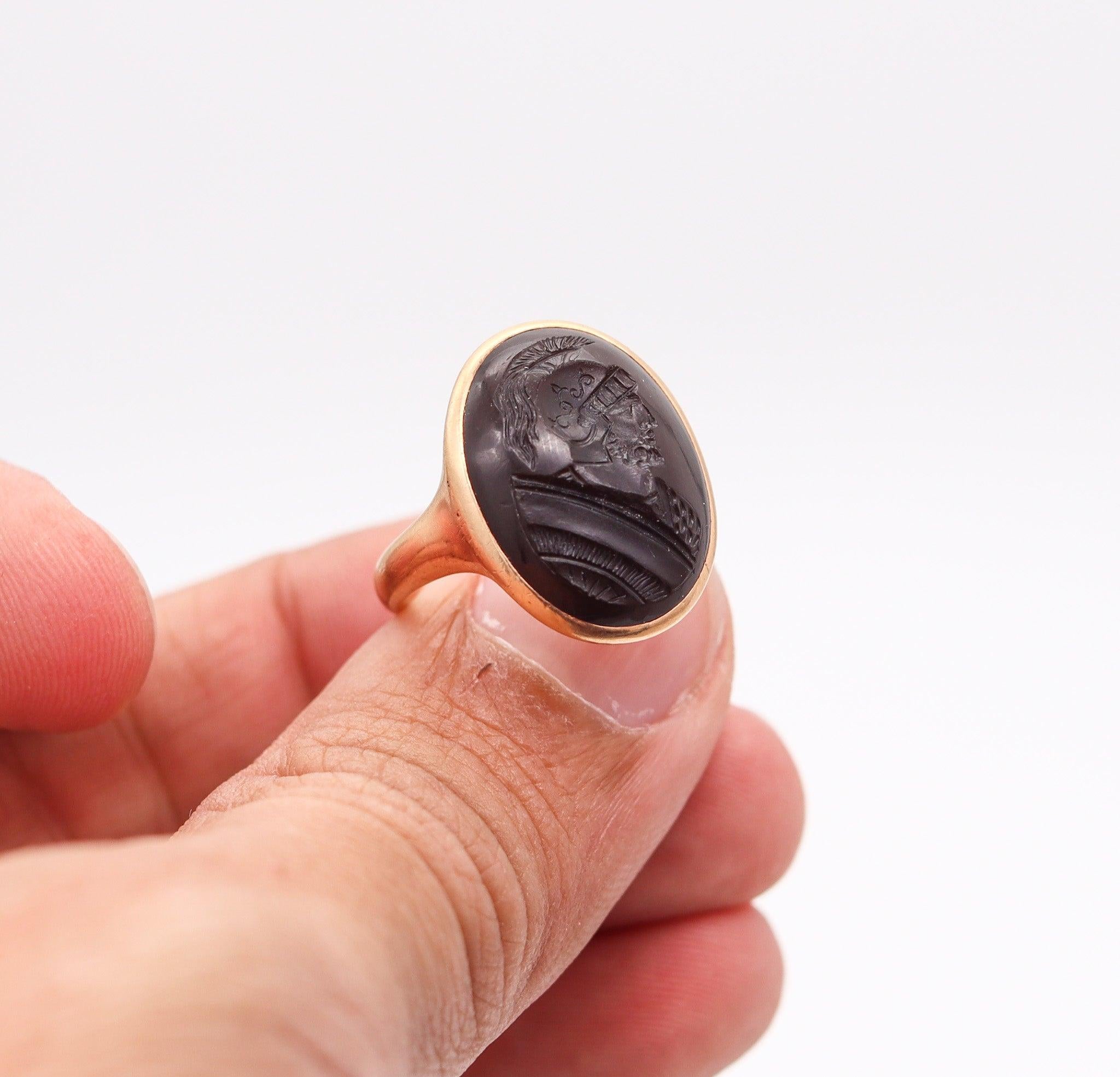 Women's or Men's INTAGLIO 1900 Antique Signet Ring In 14Kt Yellow Gold With Carved Brown Agate For Sale