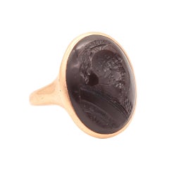 INTAGLIO 1900 Antique Signet Ring In 14Kt Yellow Gold With Carved Brown Agate
