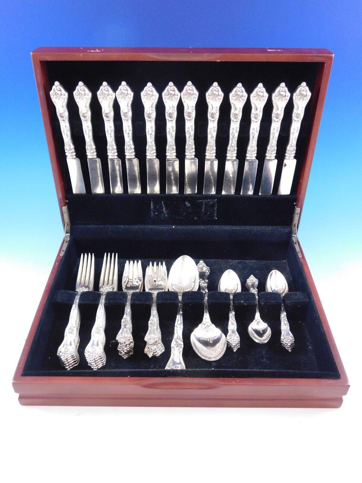Incredible Intaglio by Reed and Barton sterling silver Flatware set, 50 pieces. This set includes:

12 Knives, 9