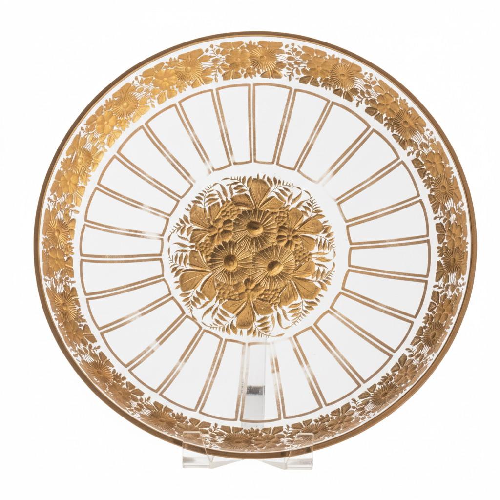 Bol con pedestal de cristal de Bohemia calcográfico y dorado y plato a juego Cristal en venta