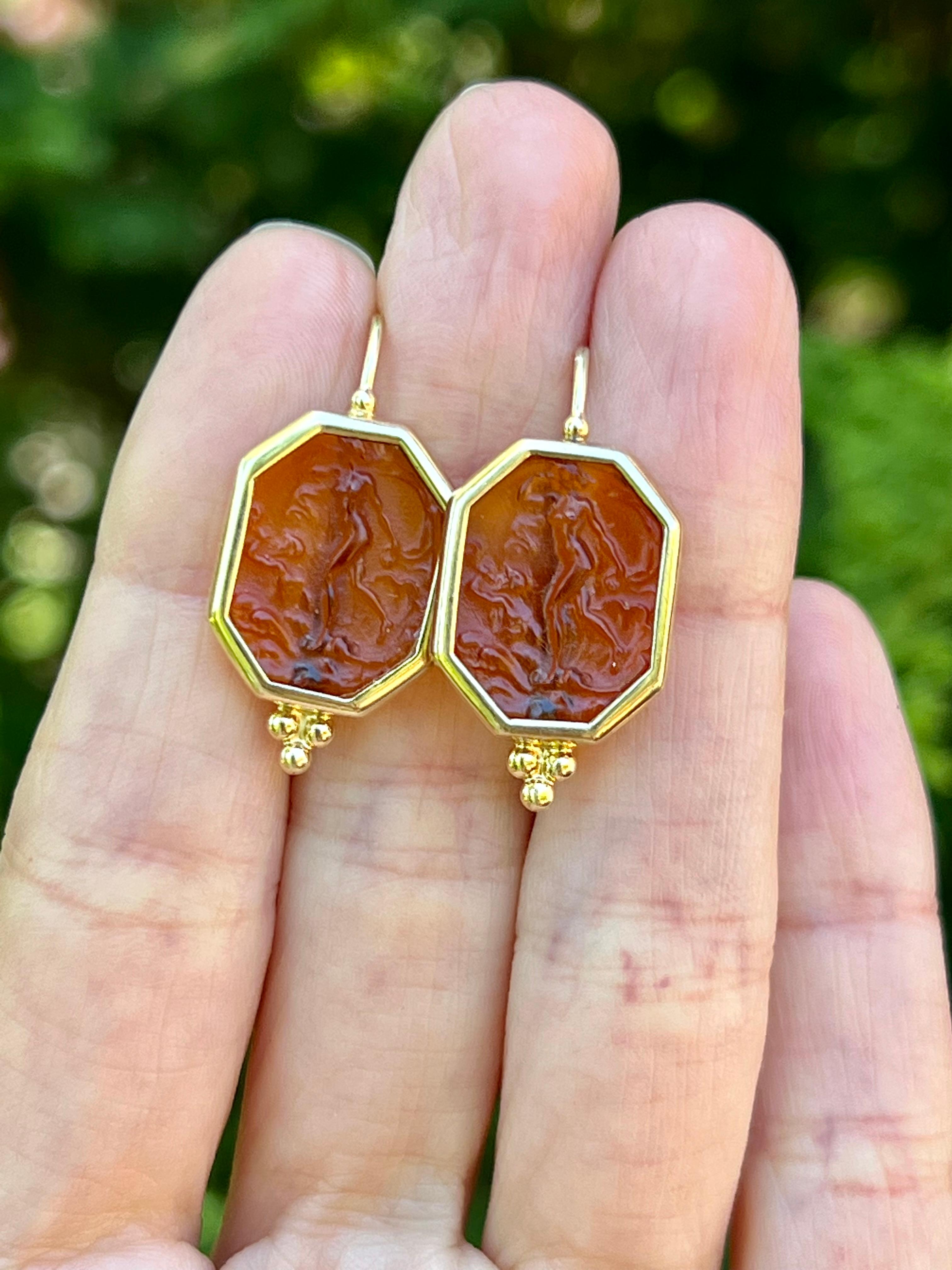 Pendientes Silueta Femenina Desnuda Calada en Oro de 14 Kilates en Bueno Estado en Towson, MD