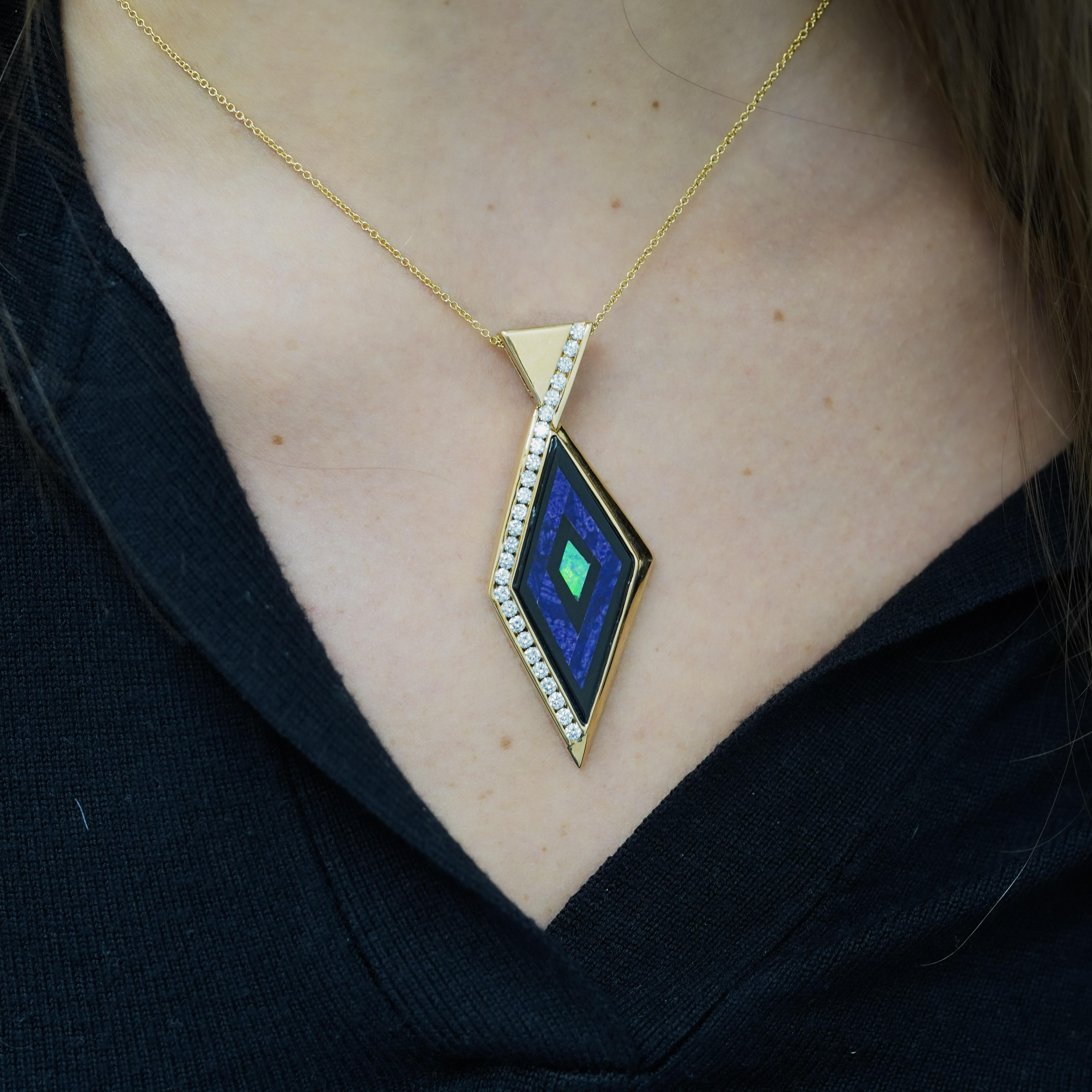 Collana con ciondolo in oro 14K con diamante e malachite opale e onice nera intarsiati in vendita 2