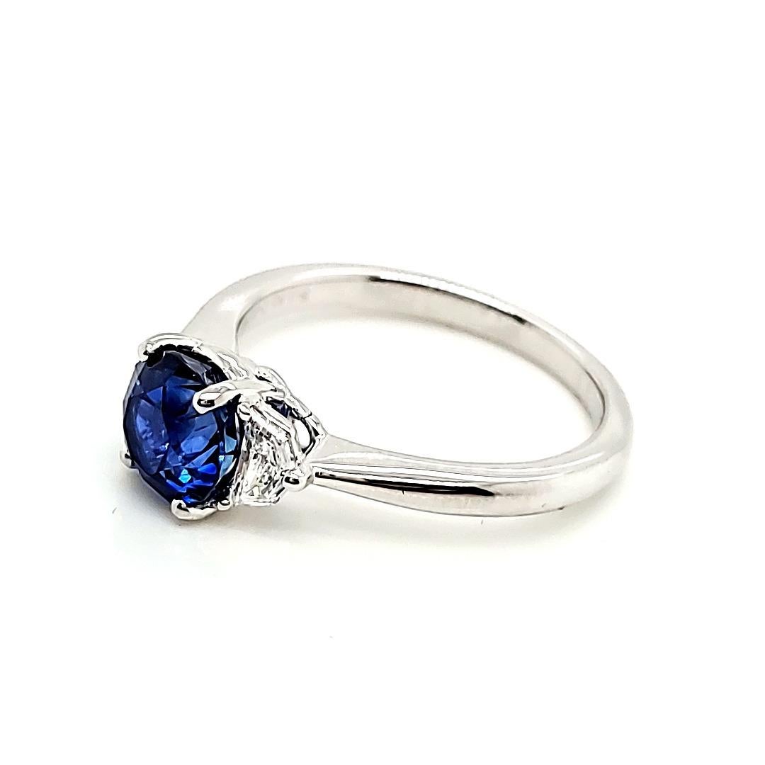 Round Cut Intense Blue Round Sri Lankan Sapphire cts 1. 82 Engagement Ring  For Sale