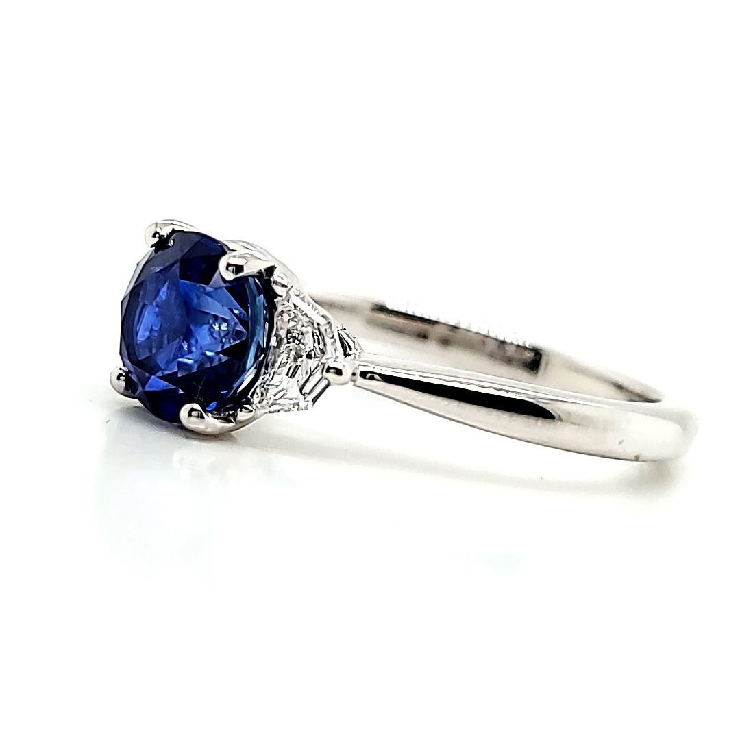 Intense Blue Round Sri Lankan Sapphire cts 1. 82 Engagement Ring  In New Condition For Sale In Hong Kong, HK