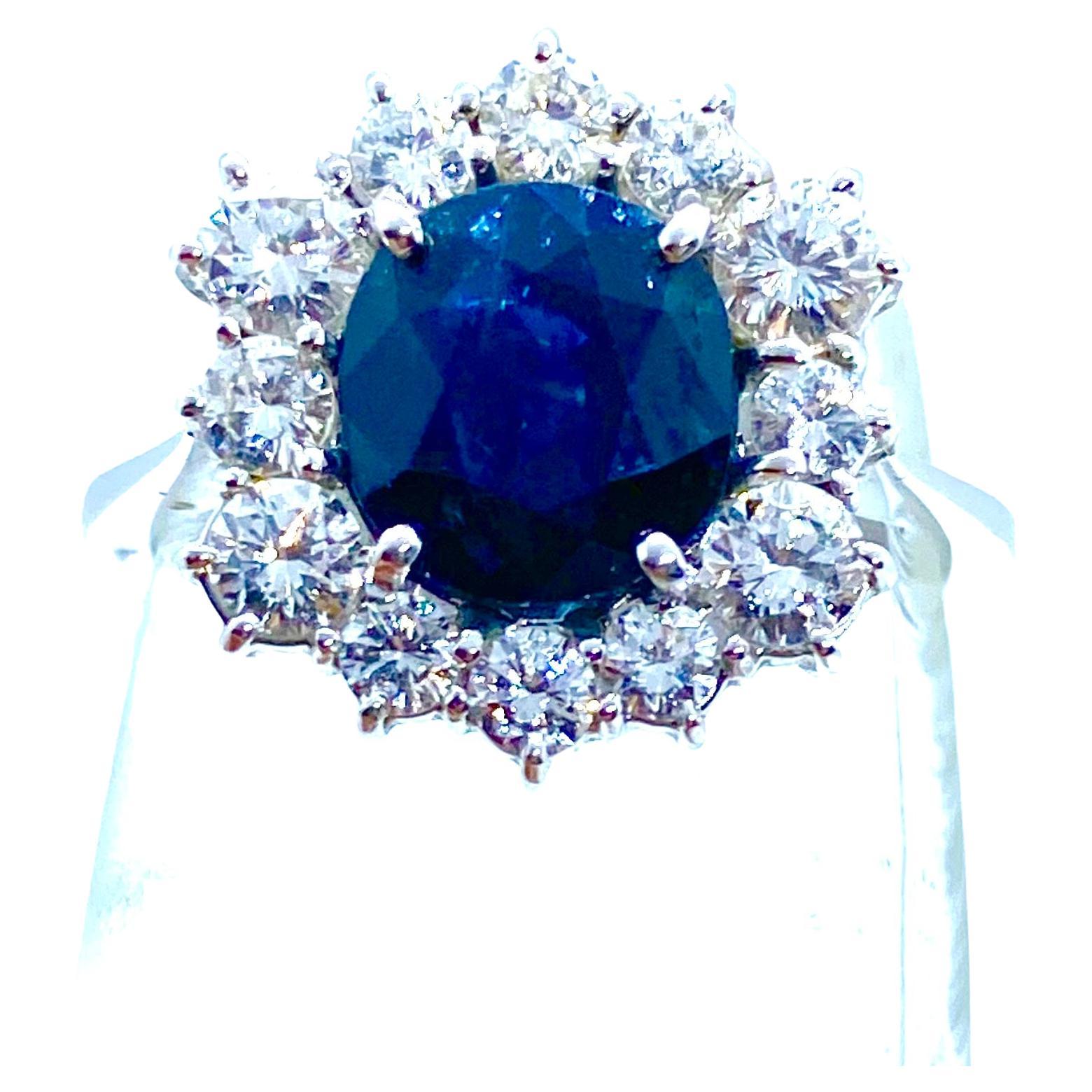 Hexagonal ring with a natural round sapphire (2,60 ct) in the center, surrounded by 12 natural brilliant cut diamonds, weighing ct. 1,35 total.
18K white gold.
Italian production of the second half of the 20th century
