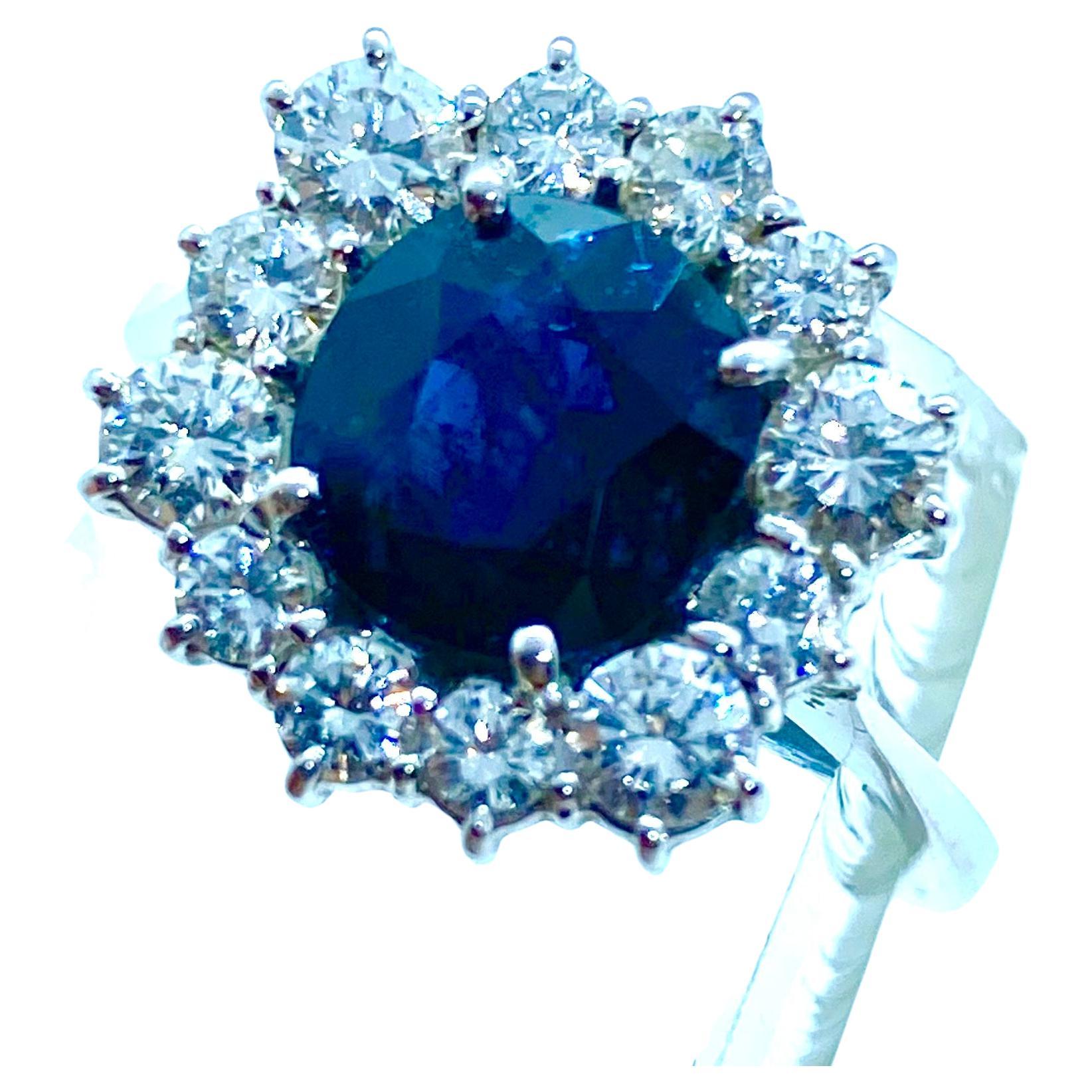 Contemporary Intense Blue Sapphire and Diamonds Ring For Sale