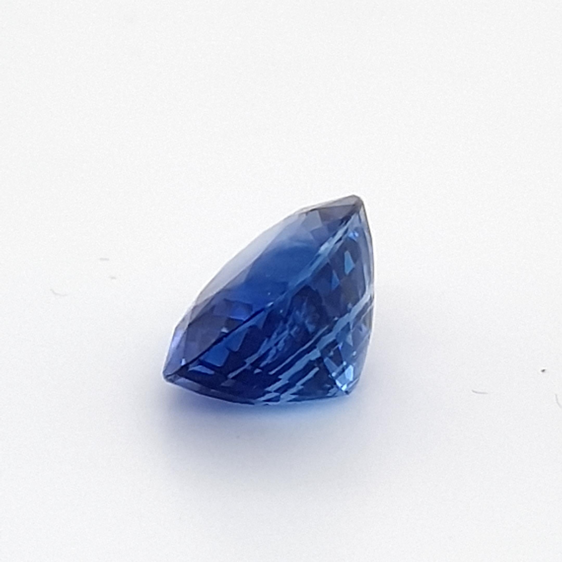 Intensiver blauer Saphir, zertifiziert, 8, 24 Karat, Edelstein 2