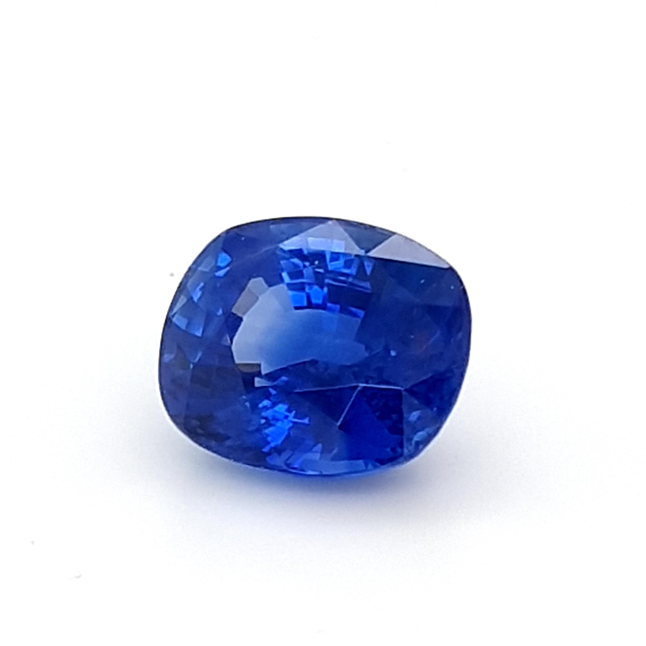 Intensiver blauer Saphir, zertifiziert, 8, 24 Karat, Edelstein 3