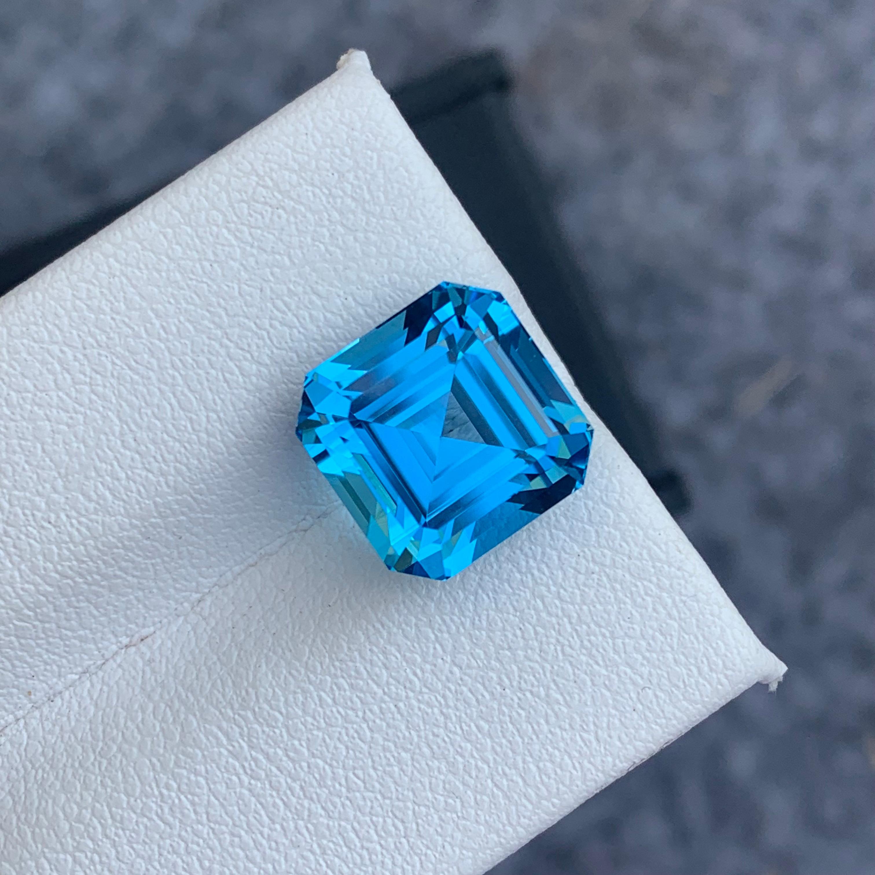 Arts and Crafts Pierre précieuse taille Asscher, topaze bleue électrique intense de 9,55 carats  en vente