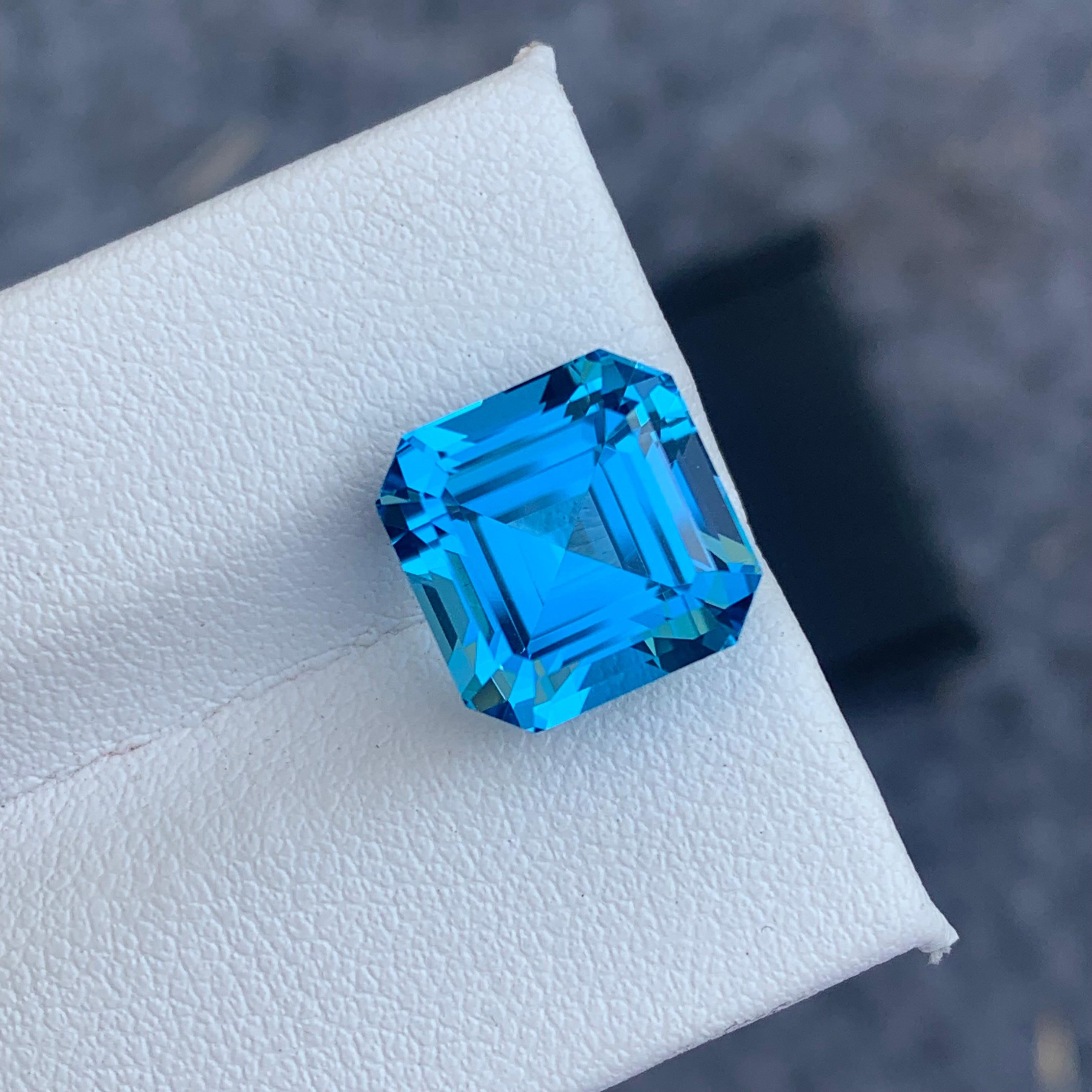 Intense Color 9.55 Carat Loose Electric Blue Topaz Asscher Cut Gemstone  In New Condition For Sale In Peshawar, PK