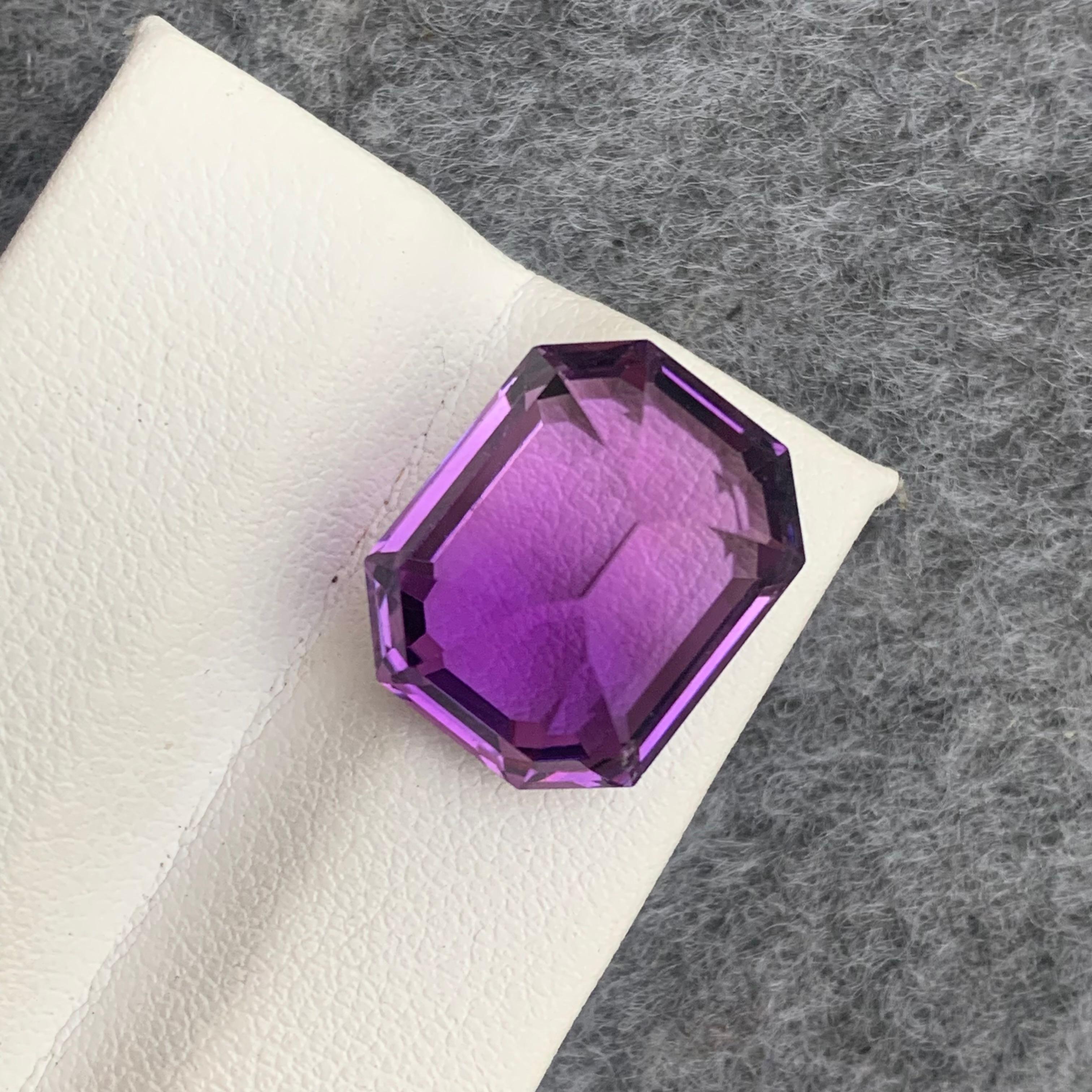 Intense Dark Purple Loose Amethyst Octagon Shape 13.50 Carat For Jewelry Making For Sale 2