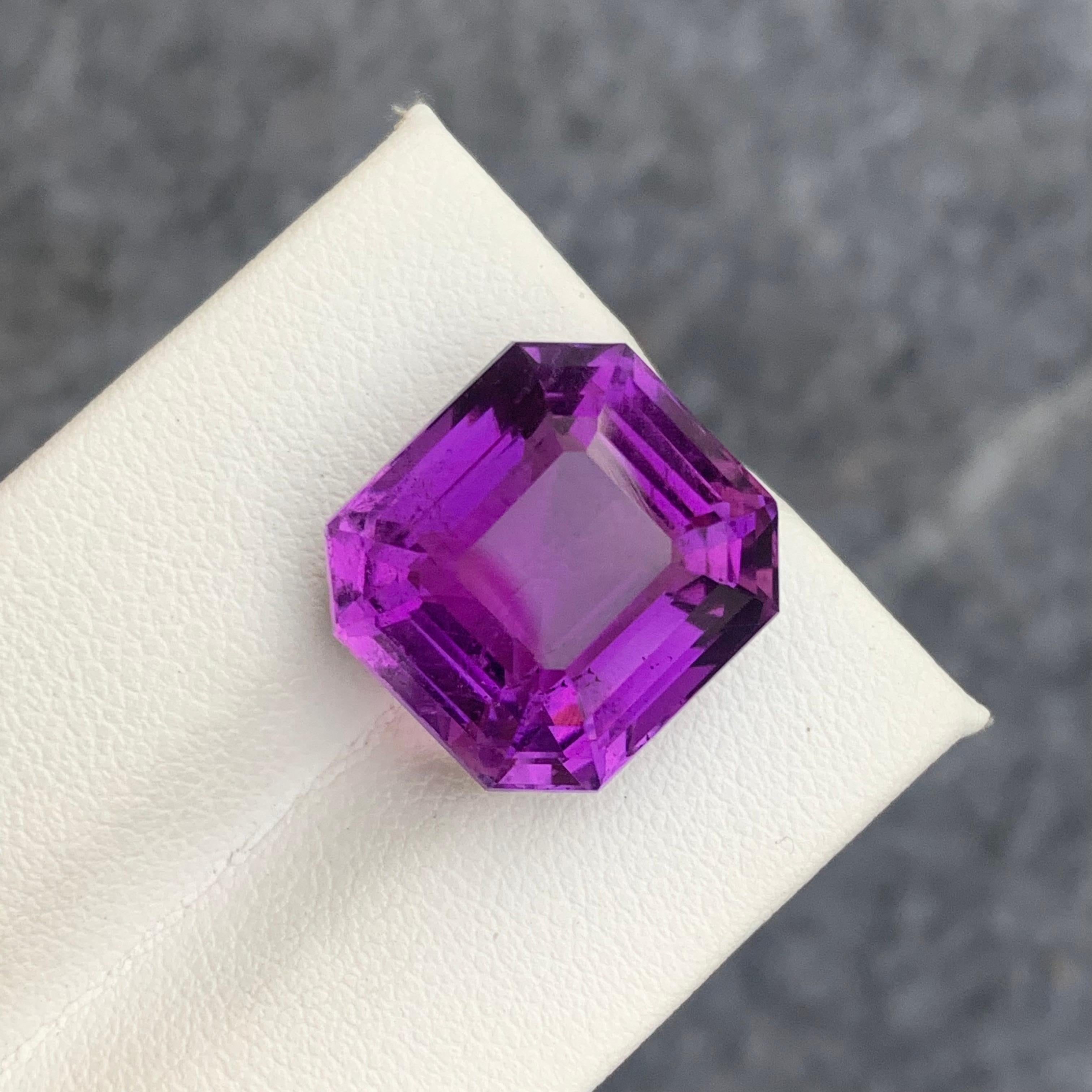 Women's or Men's Intense Dark Purple Loose Amethyst Octagon Shape 13.50 Carat For Jewelry Making For Sale