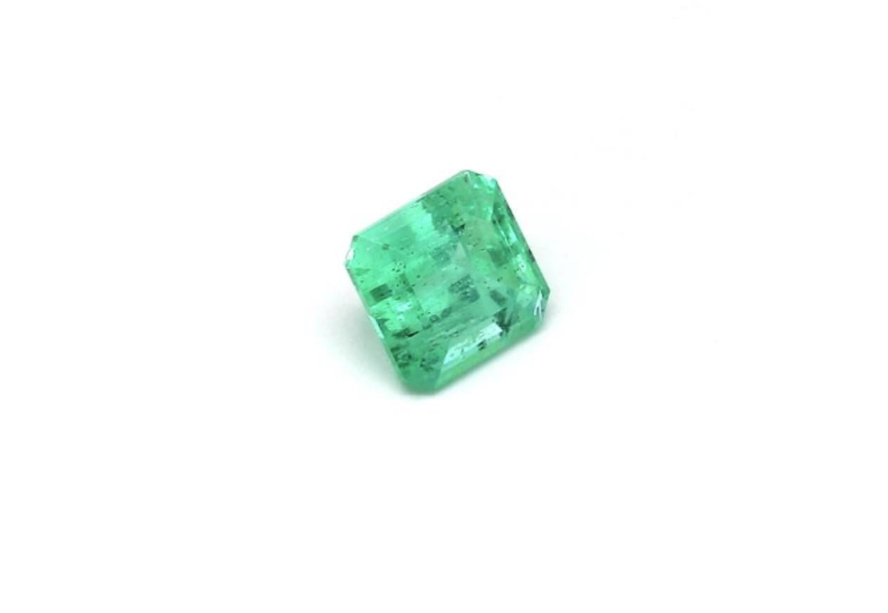 Taille octogone Bague en émeraude naturelle verte intense provenant d'une urne de 1,73 carat en vente