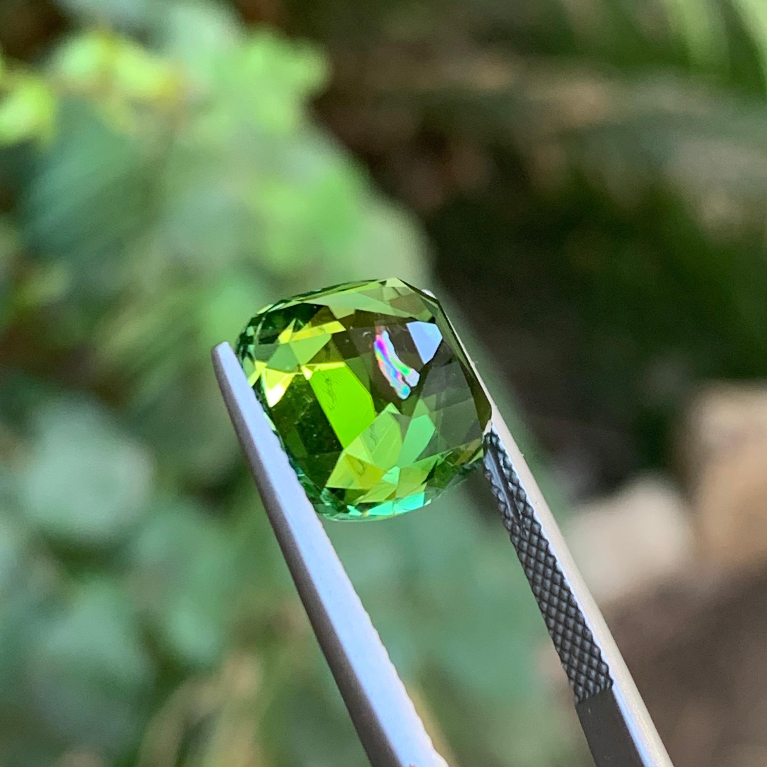 Coussin carré vert intense tourmaline naturelle de 8,80 carats  Pendentif Jewell en vente 5