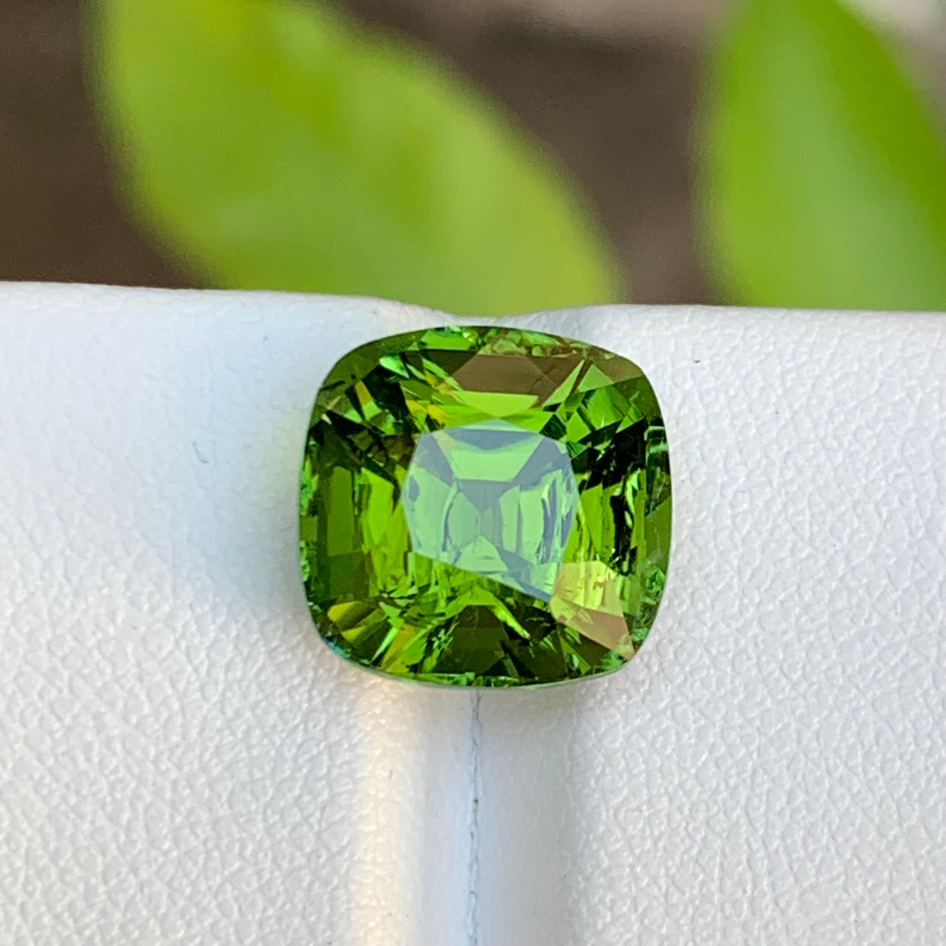 Coussin carré vert intense tourmaline naturelle de 8,80 carats  Pendentif Jewell en vente 6