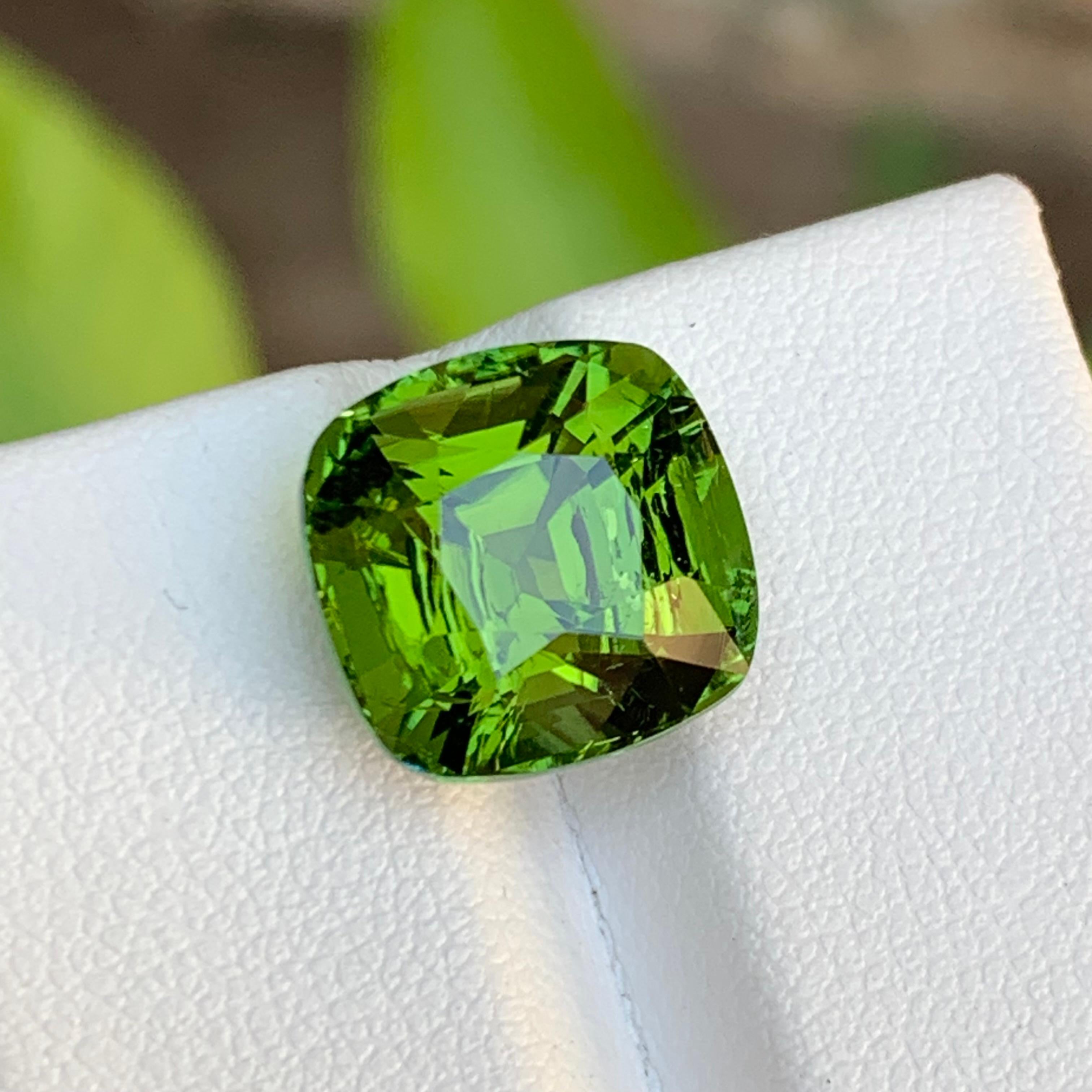 Coussin carré vert intense tourmaline naturelle de 8,80 carats  Pendentif Jewell en vente 7