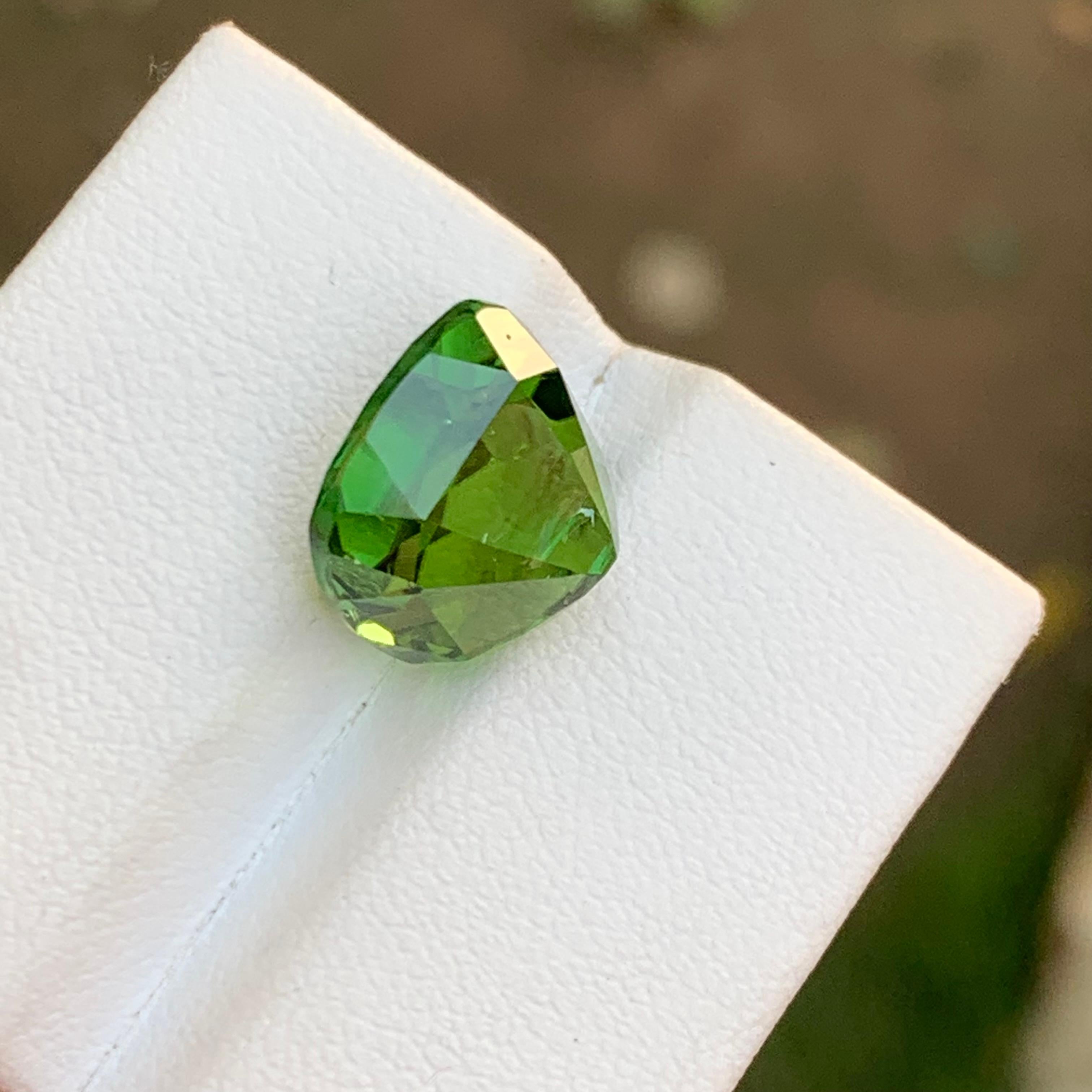 Coussin carré vert intense tourmaline naturelle de 8,80 carats  Pendentif Jewell Neuf - En vente à Peshawar, PK