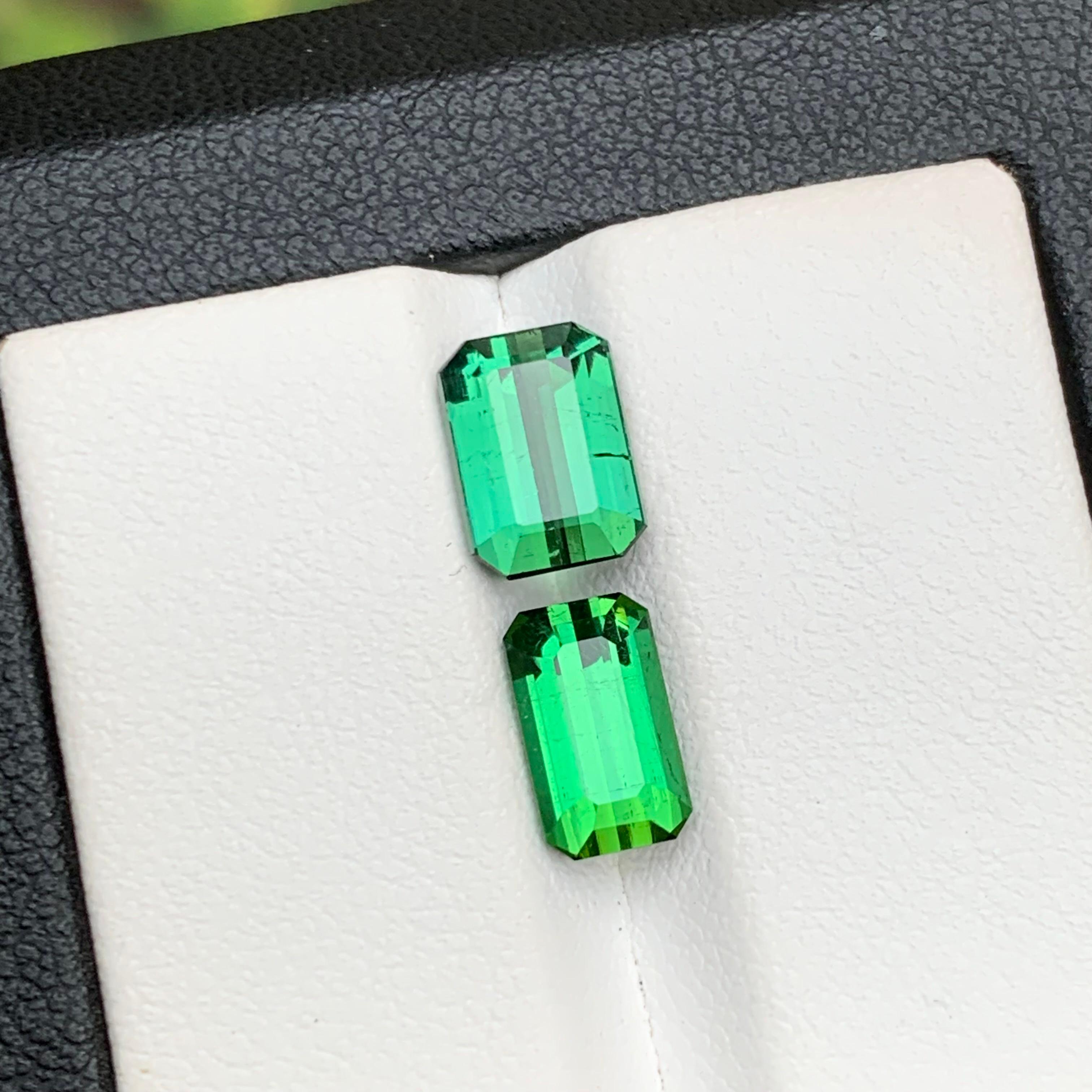 Contemporary Intense Green Natural Tourmaline Gemstones 4.15 Ct for Rings, Pendants Jewelry For Sale