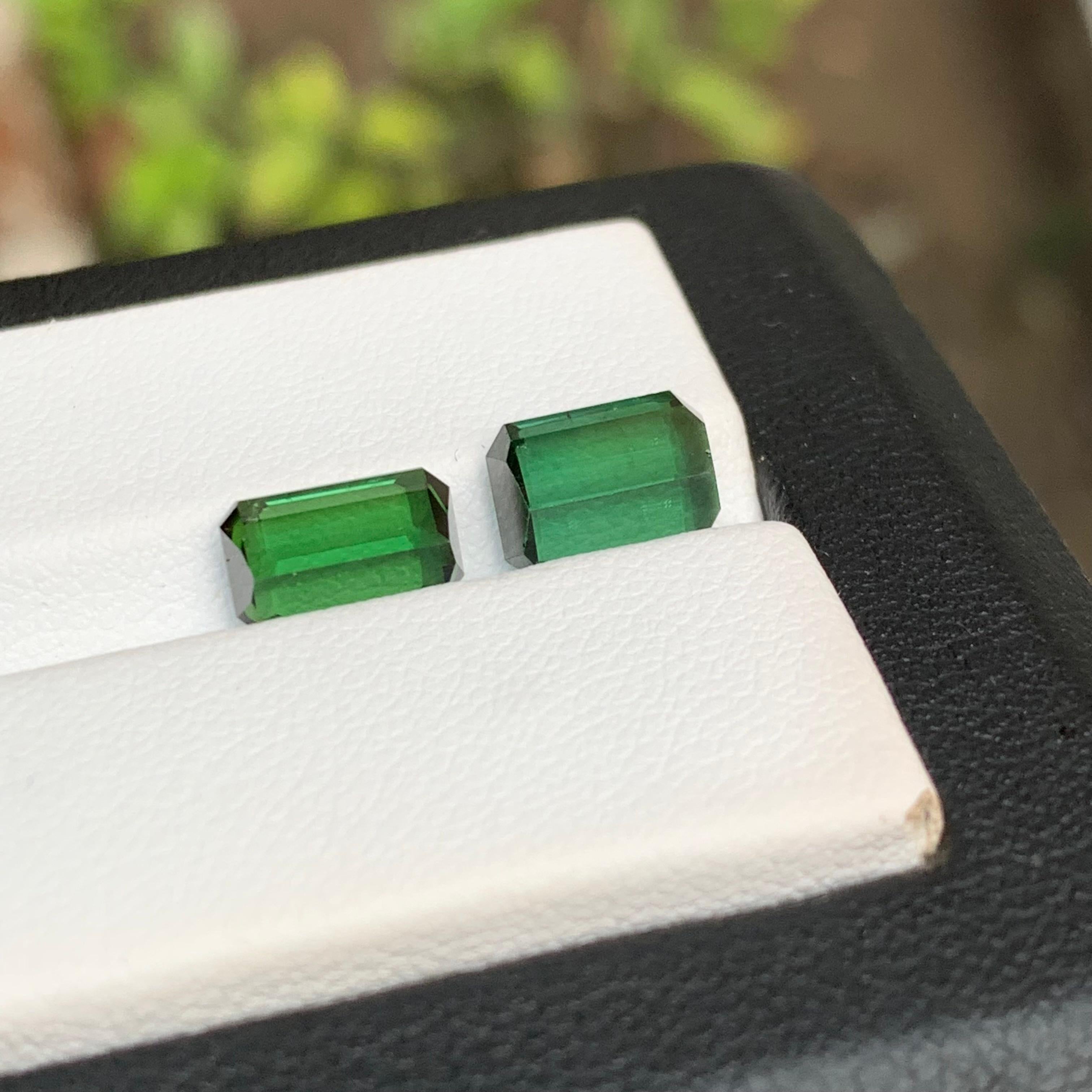 Intense Green Natural Tourmaline Gemstones 4.15 Ct for Rings, Pendants Jewelry For Sale 3