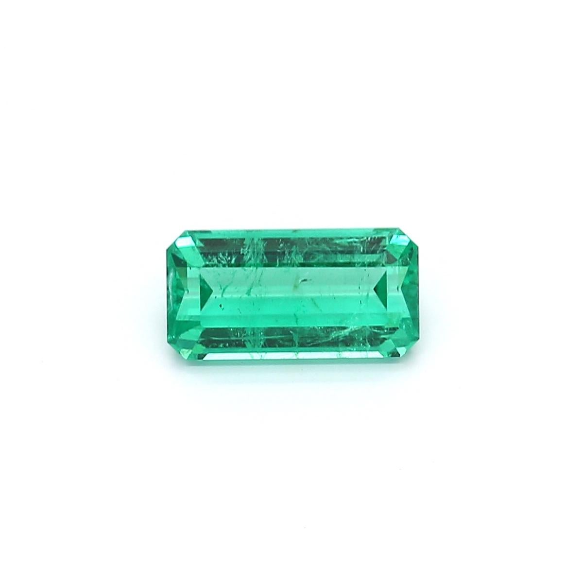 
An amazing Russian Emerald which allows jewelers to create a unique piece of wearable art.
This exceptional quality gemstone would make a custom-made jewelry design. Perfect for a Ring or Pendant.

Shape - Octagon
Weight - 1.28 ct
Treatment - 