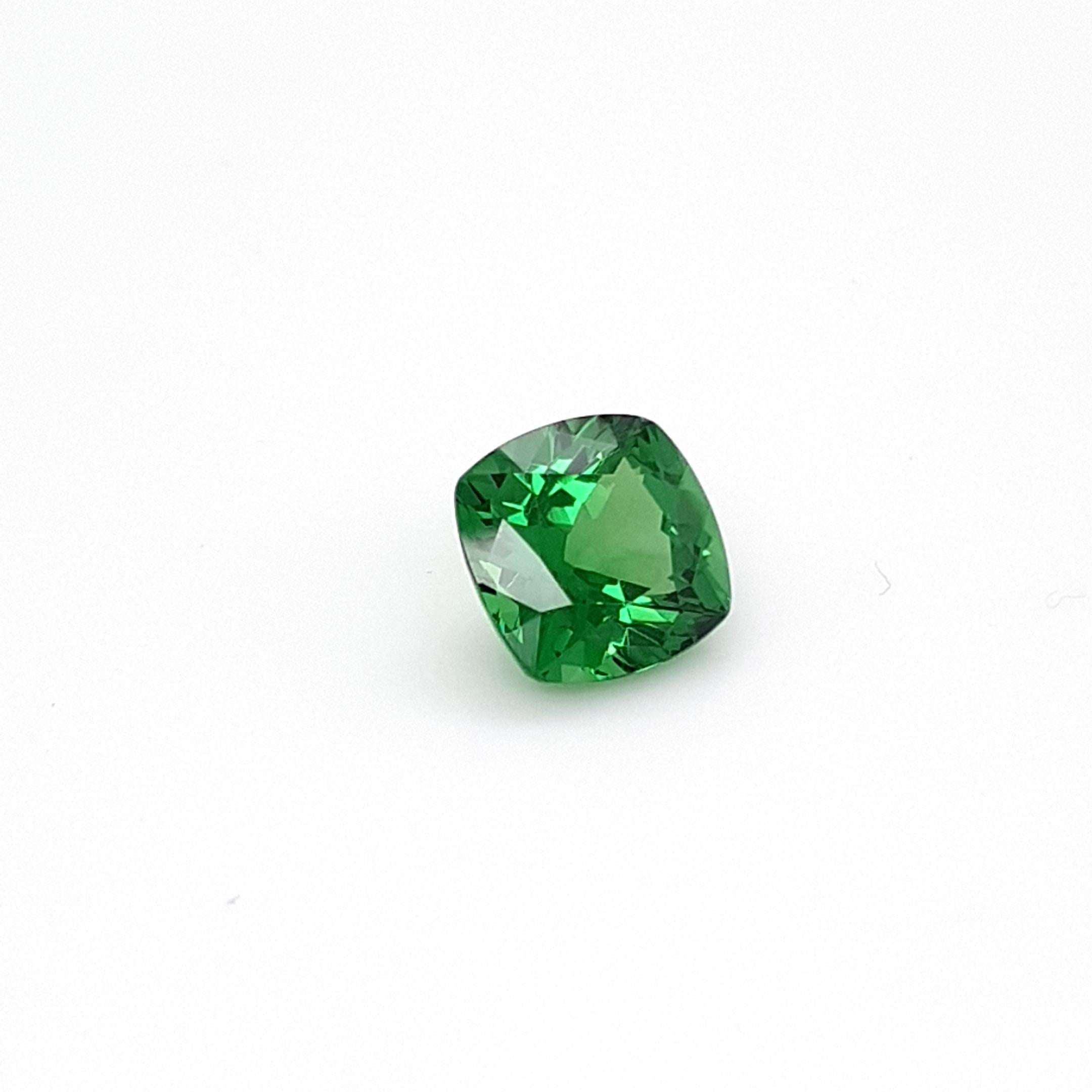 Intensiv grüner Tsavorit-Granat, facettierter Edelstein, 4, 61 ct, loser Edelstein für Damen oder Herren im Angebot