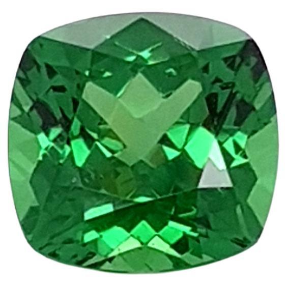 Intense Green Tsavorite Garnet, Faceted Gem, 4, 61 ct., loose Gemstone For Sale
