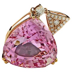 Intense pink Kunzite 48.92 ct and Diamond Pendant 18 Kt Rose Gold Eye-Catcher