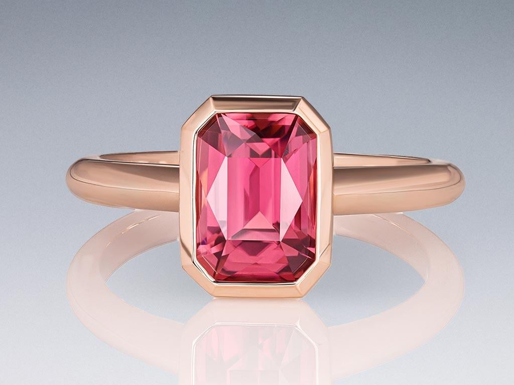 Indulge in luxury with our mesmerizing Ring featuring a breathtaking 2.84 carat Rubellite Tourmaline set in elegant 18K rose gold sizes 6.75.
Crafted with precision and passion, this stunning piece exudes sophistication and grace. The vibrant hues