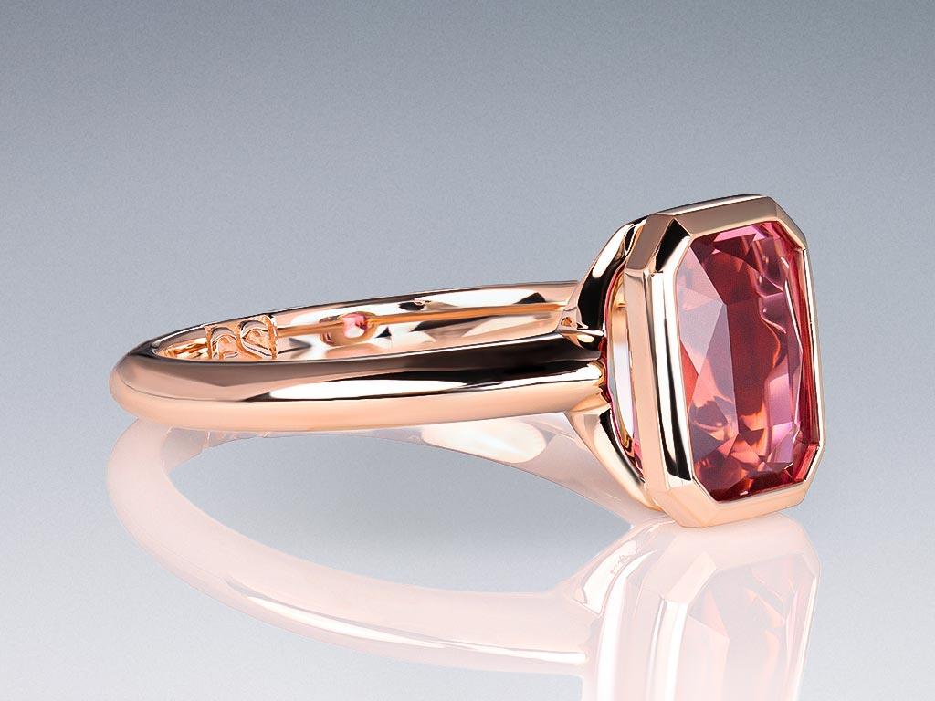 Modern Intense Pink Rubellite 2.84 ct Ring in 18K Rose Gold For Sale
