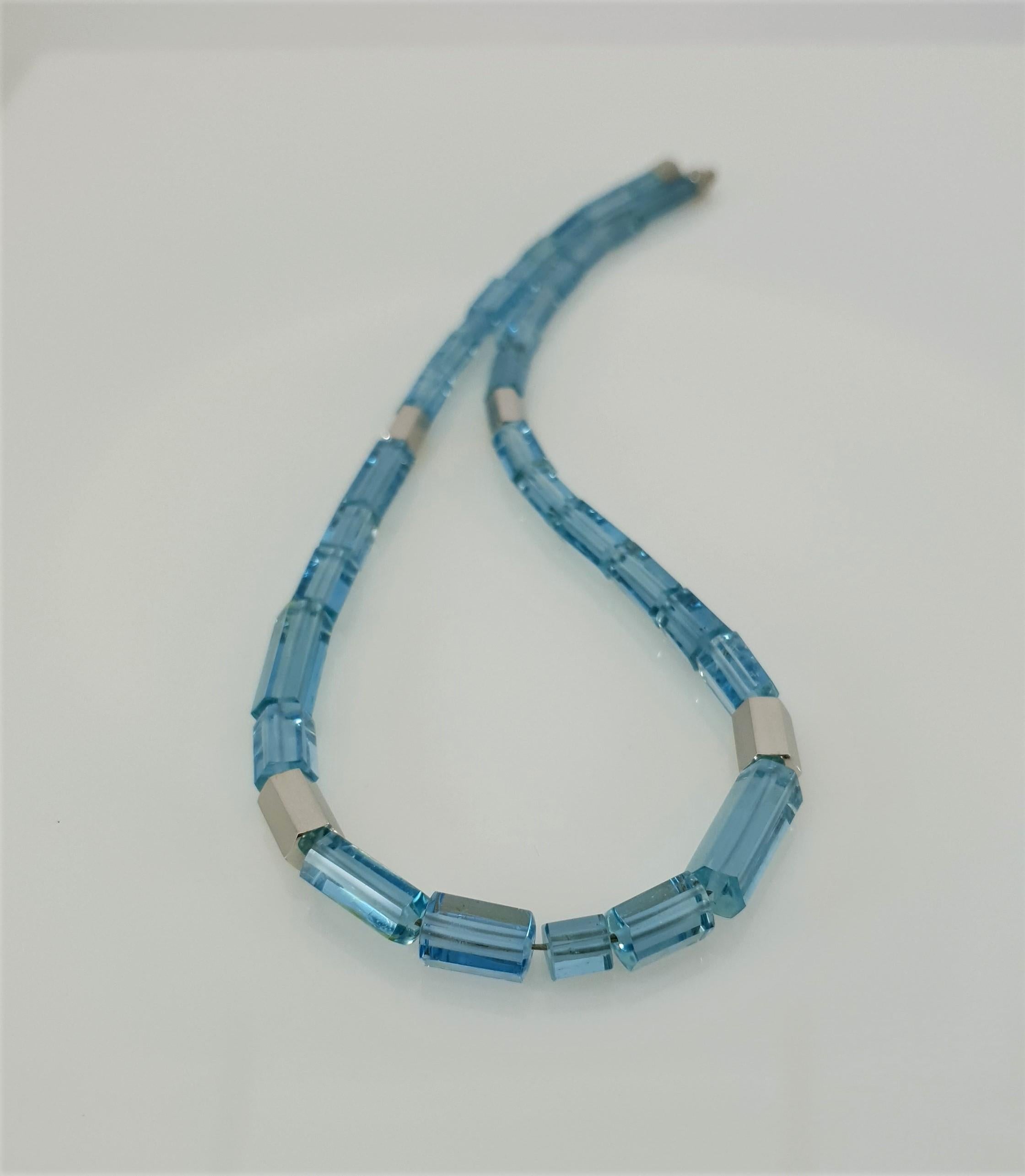 Intense Sky Blue Aquamarine Crystal Beaded Necklace with 18 Carat Mat White Gold In New Condition In Kirschweiler, DE