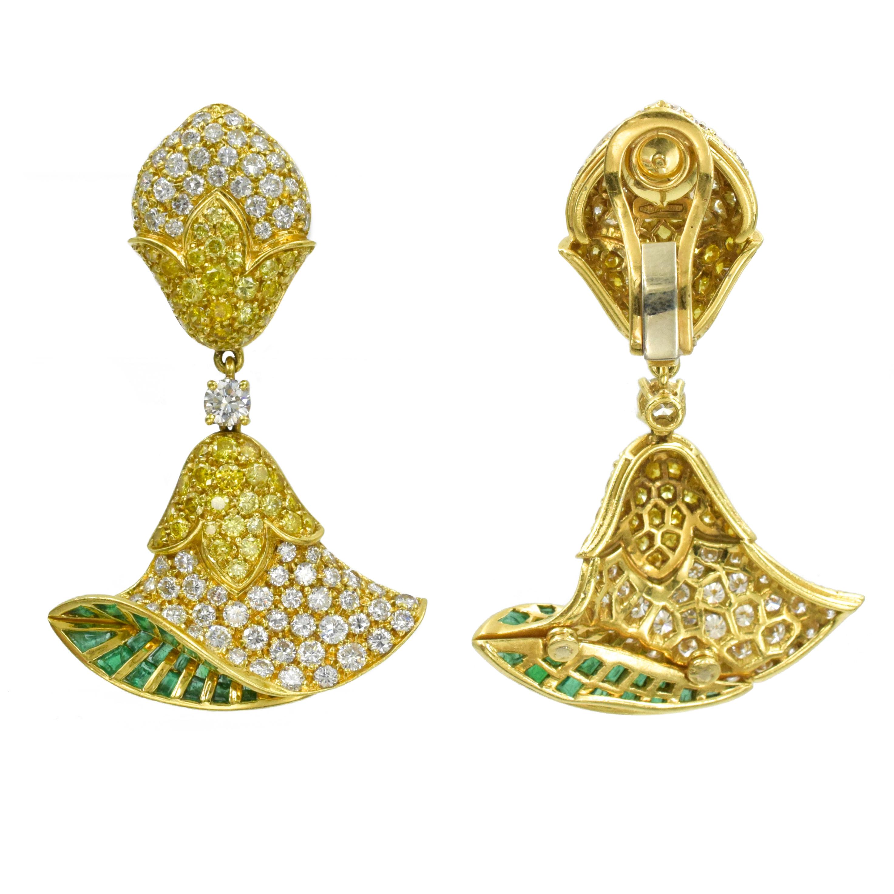 Diamante giallo e bianco intenso  Orecchini Belle Flower in vendita 4