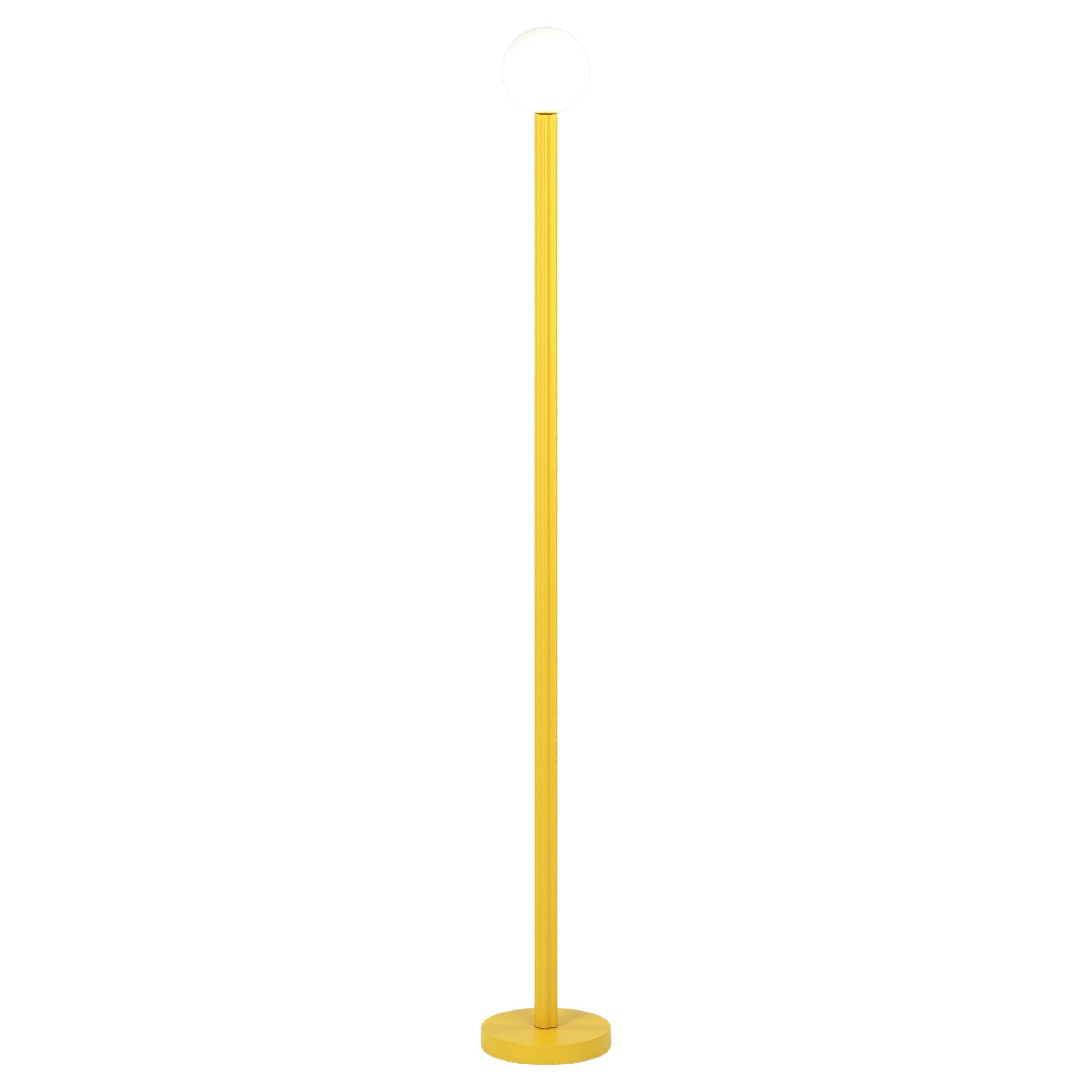 Lampadaire jaune intense A.Profiles de l'Atelier Areti