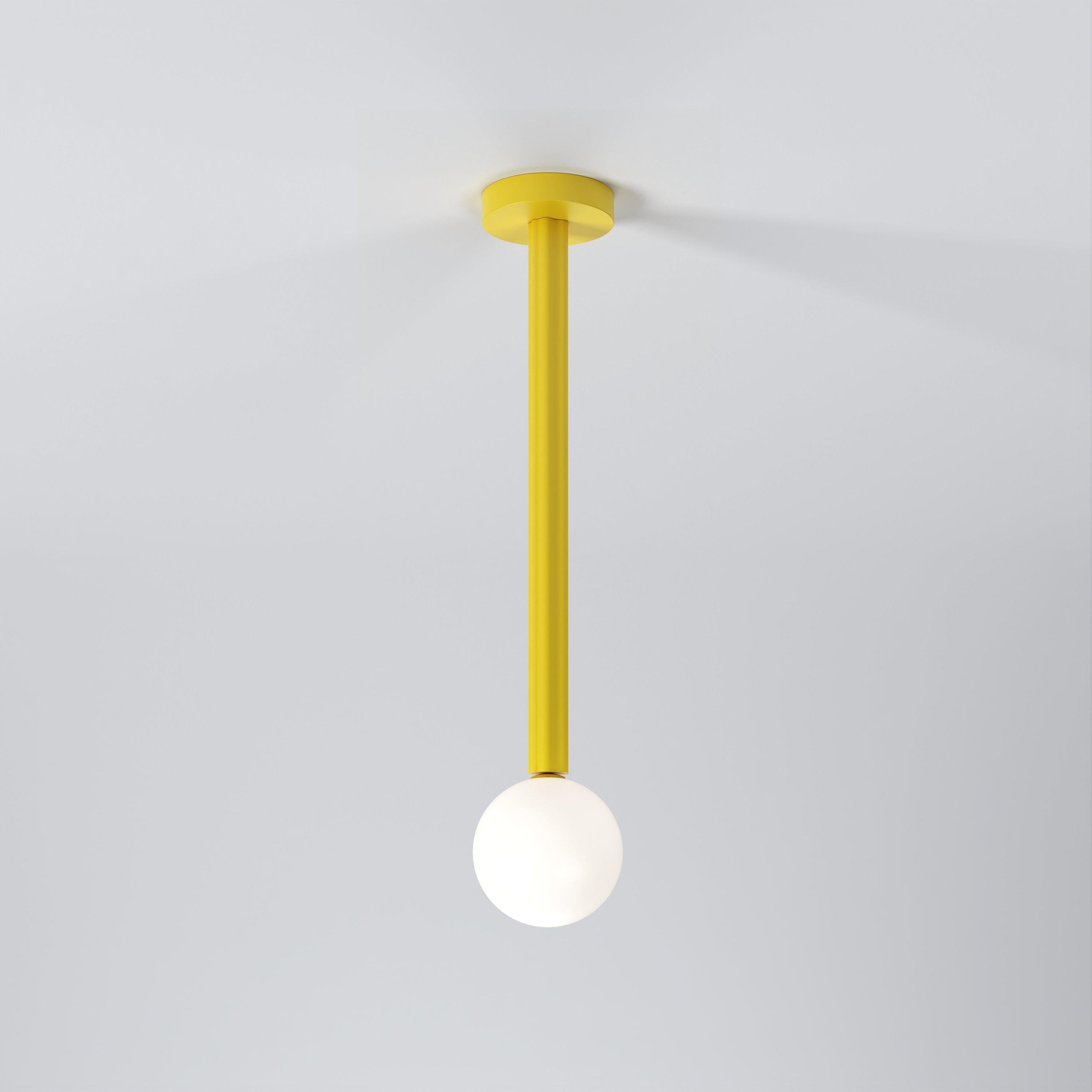 Lampe à suspension A.Profiles jaune intense par Atelier Areti
Dimensions : D 13,5 x H 67,5 cm.
Matériaux : Métal revêtu de poudre, verre blanc.

Disponible dans d'autres couleurs. Veuillez nous contacter.

Toutes nos lampes peuvent être câblées en